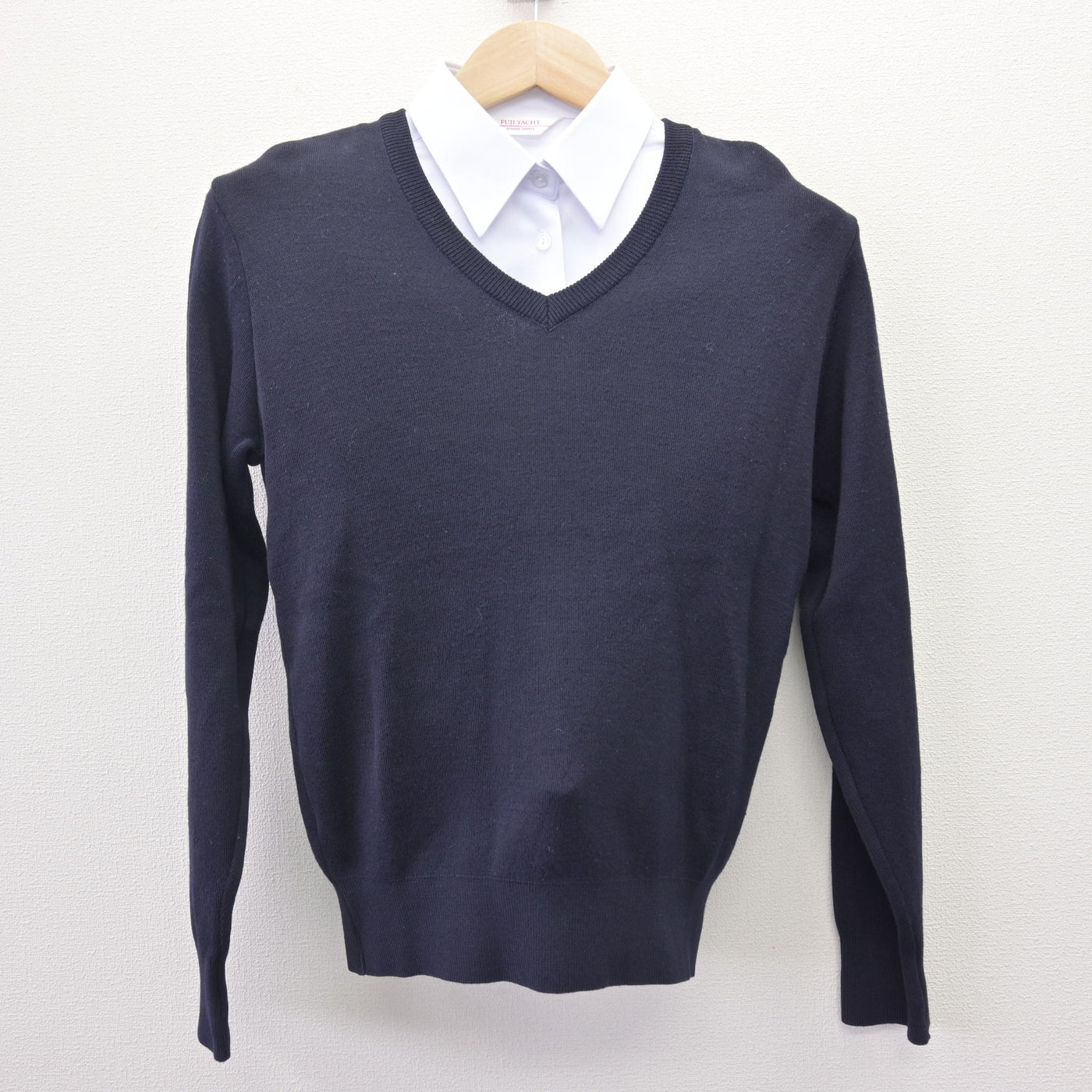 【中古】福岡県 平尾中学校 女子制服 2点 (ニット・シャツ) sf114222