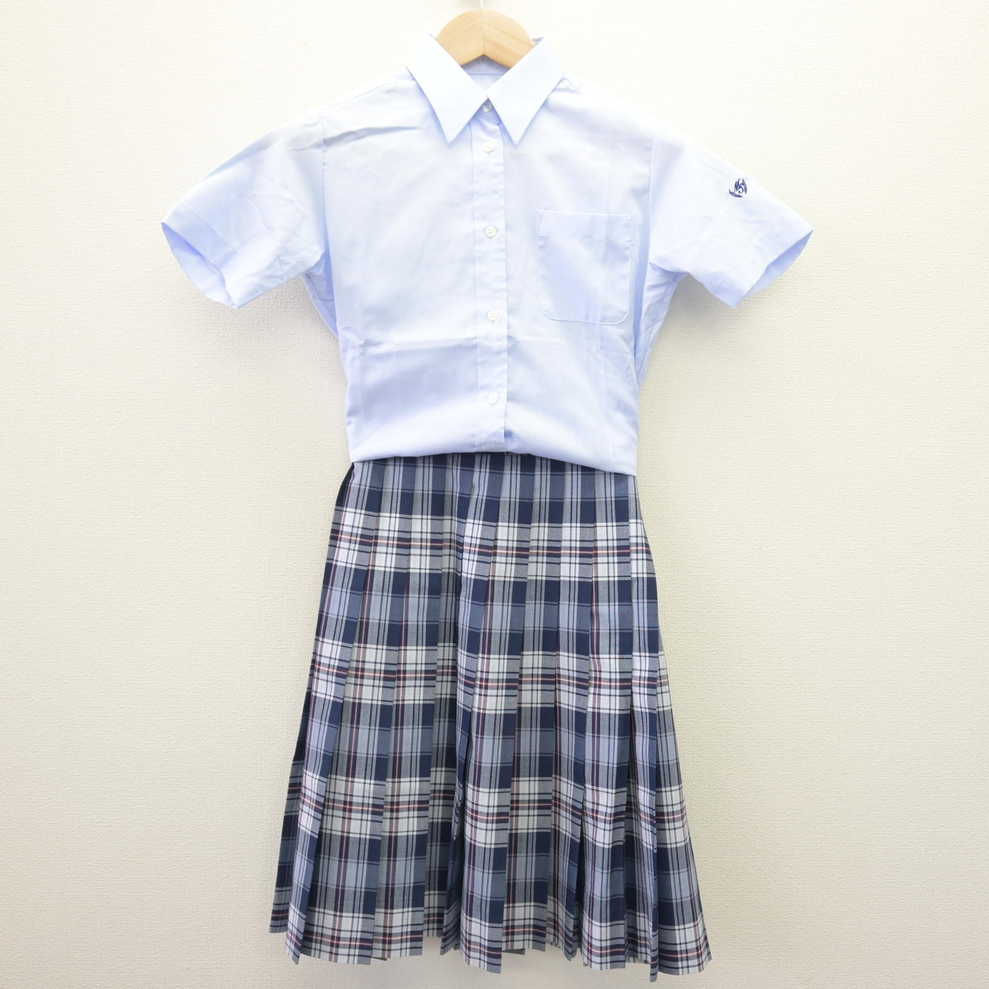【中古】埼玉県 武蔵野星城高等学校 女子制服 2点 (シャツ・スカート) sf114227