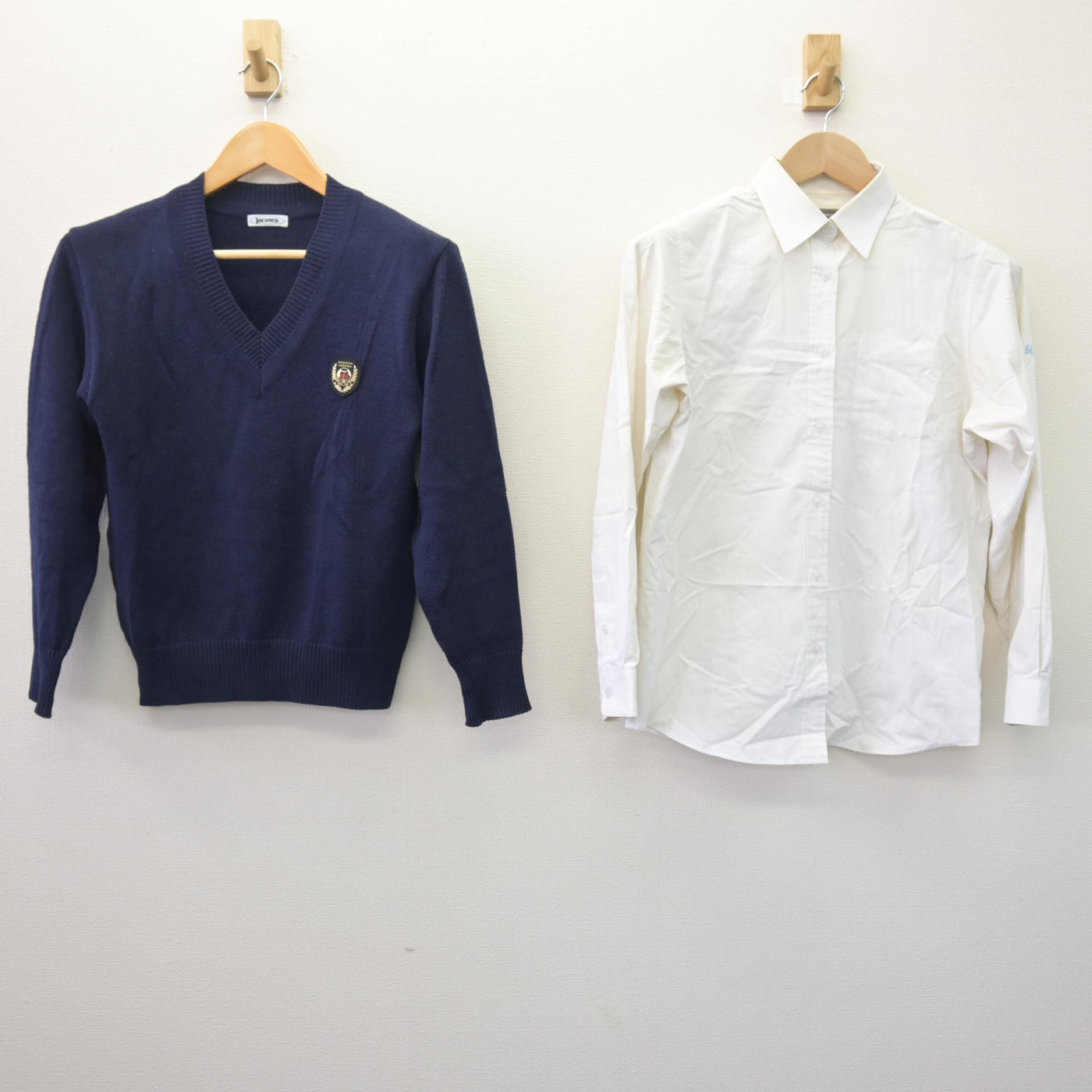 【中古】千葉県 芝浦工業大学柏高等学校 女子制服 2点 (ニット・シャツ) sf114233