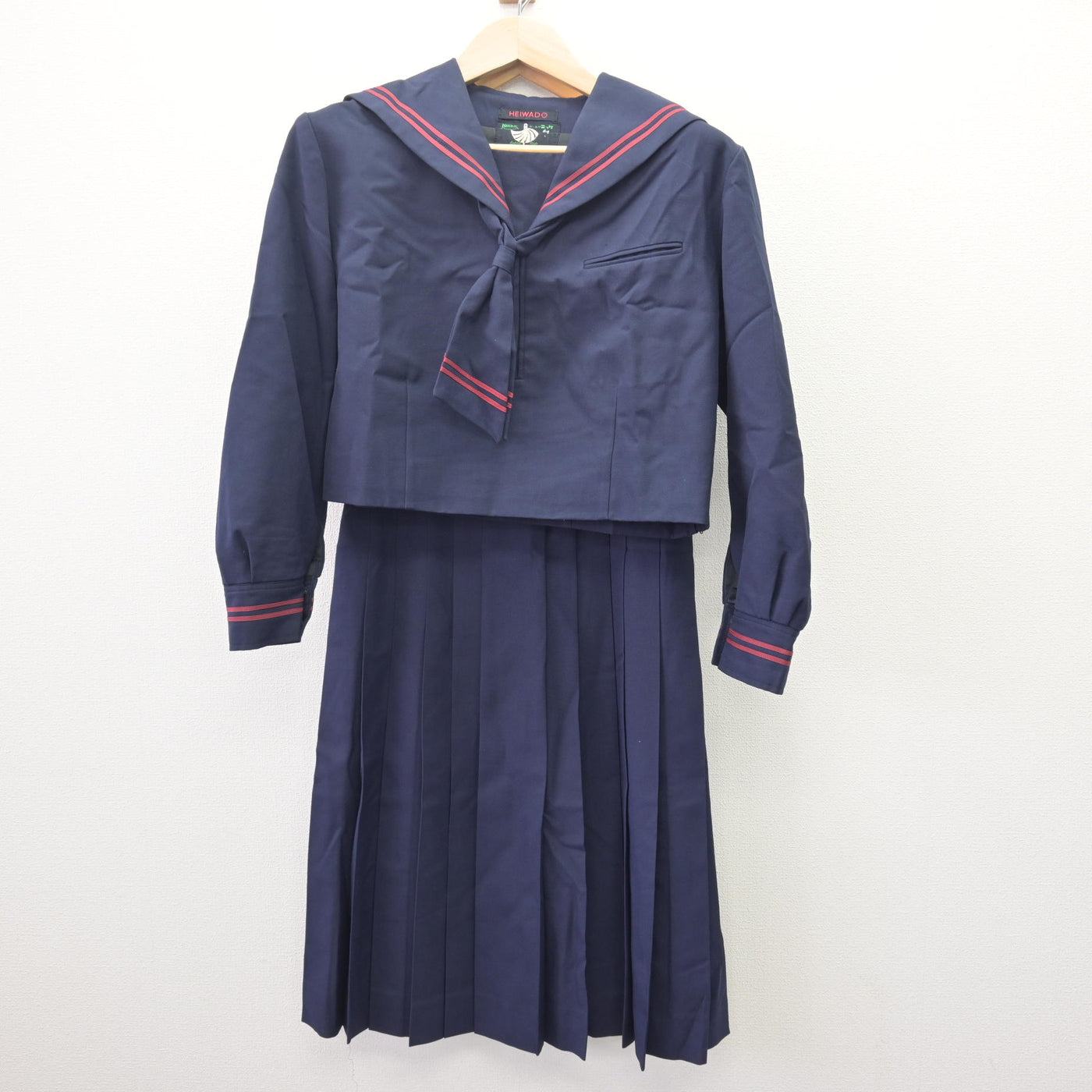 【中古】埼玉県 越谷市立北中学校 女子制服 4点 (セーラー服・ジャンパースカート・スカート) sf114240