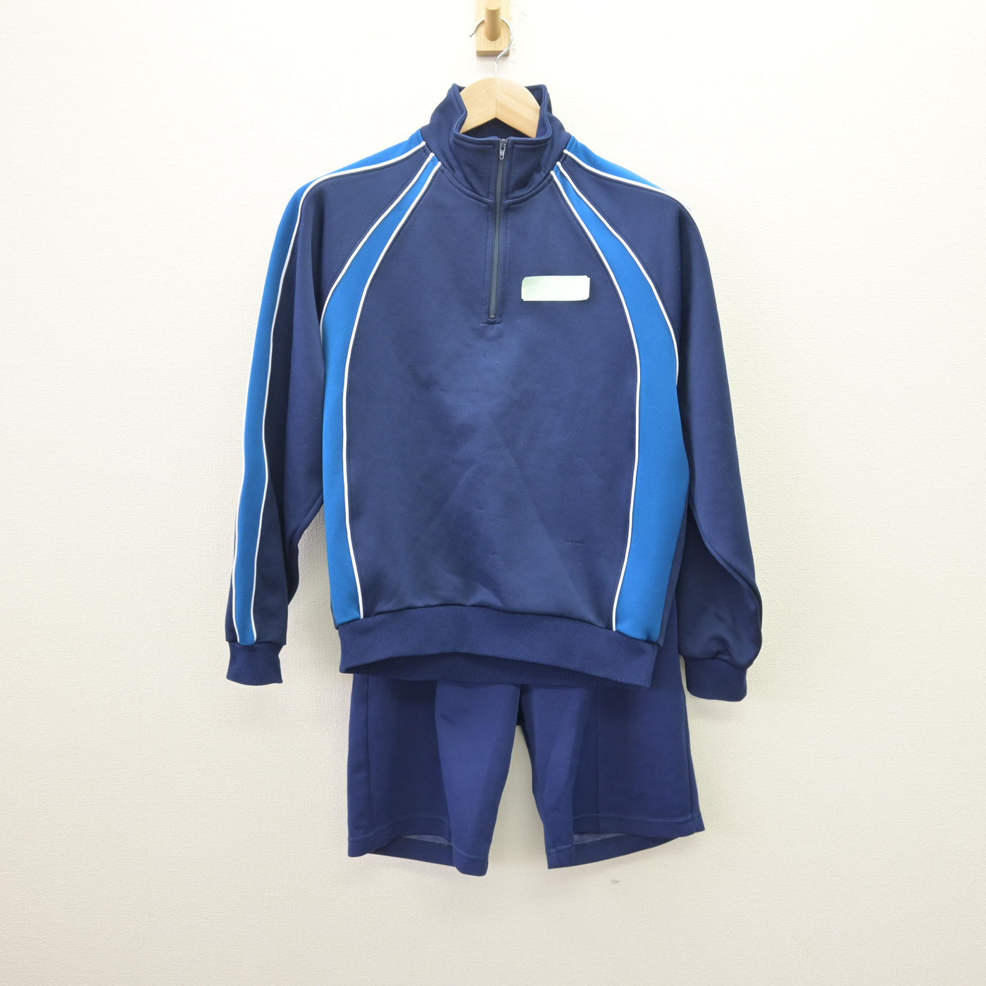 【中古】神奈川県 厚木中学校 女子制服 3点 (ジャージ 上・体操服 上・体操服 下) sf114436