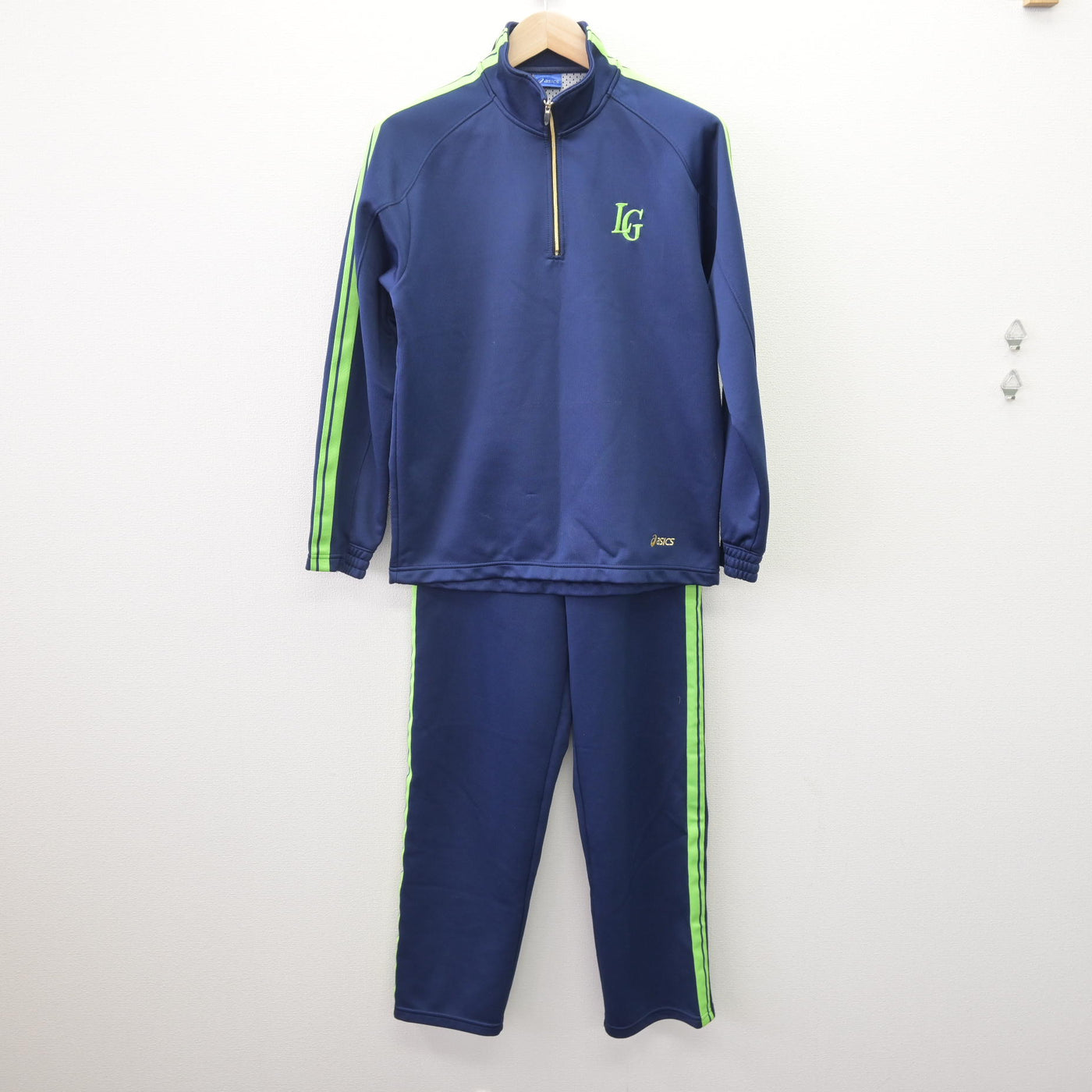 【中古】熊本県 ルーテル学院高等学校 女子制服 2点 (ジャージ 上・ジャージ 下) sf114451