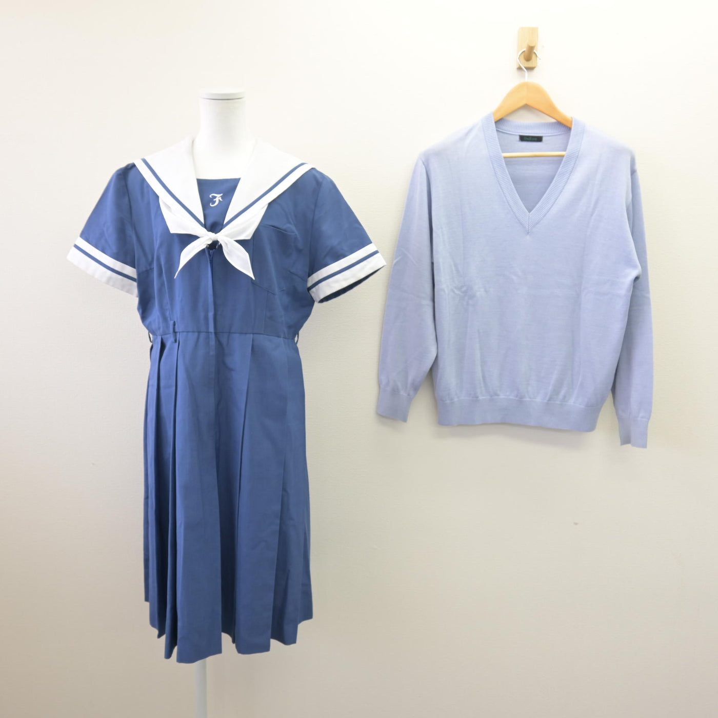【中古】熊本県 熊本学園大学付属高等学校 女子制服 3点 (ニット・ワンピース) sf114454