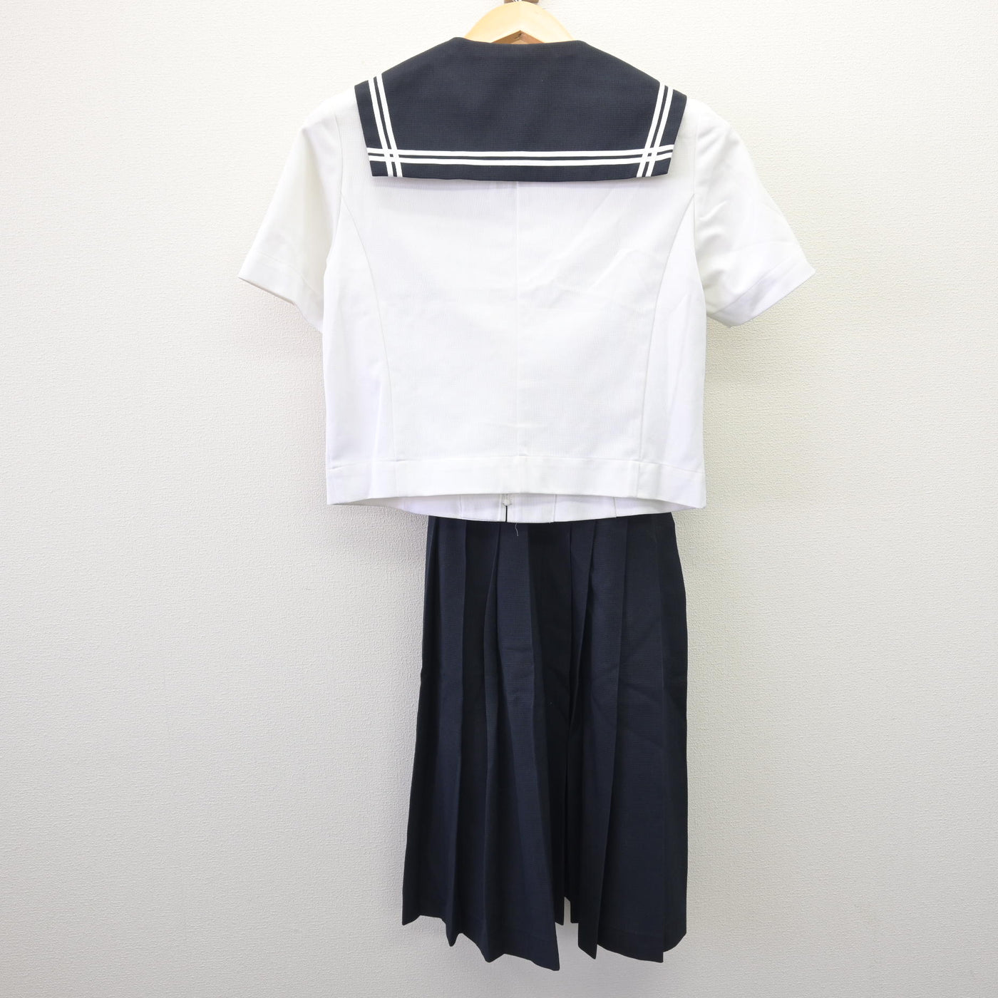 【中古】埼玉県 星野学園中学校 女子制服 2点 (セーラー服・スカート) sf114507
