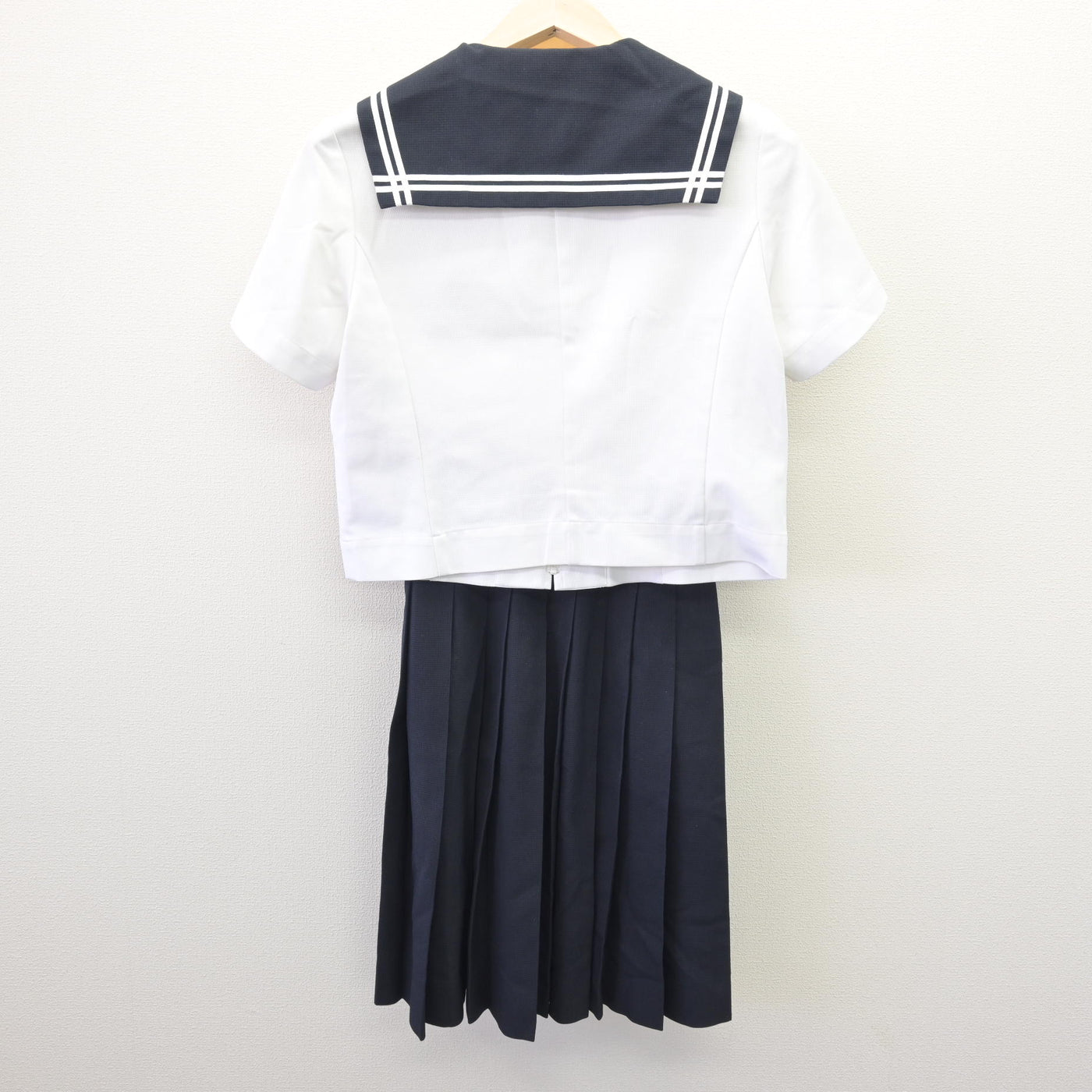 【中古】埼玉県 星野学園中学校 女子制服 2点 (セーラー服・スカート) sf114509