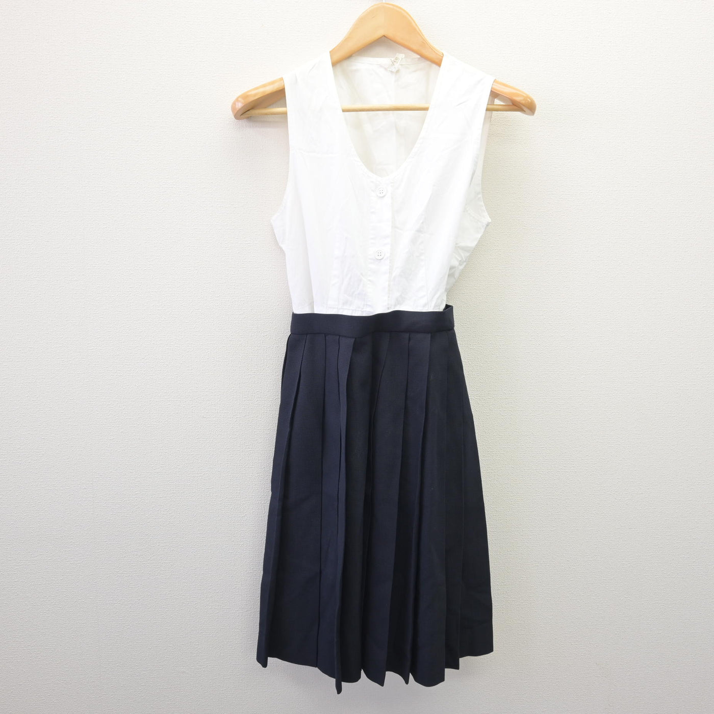 【中古】埼玉県 星野学園中学校 女子制服 2点 (セーラー服・スカート) sf114509
