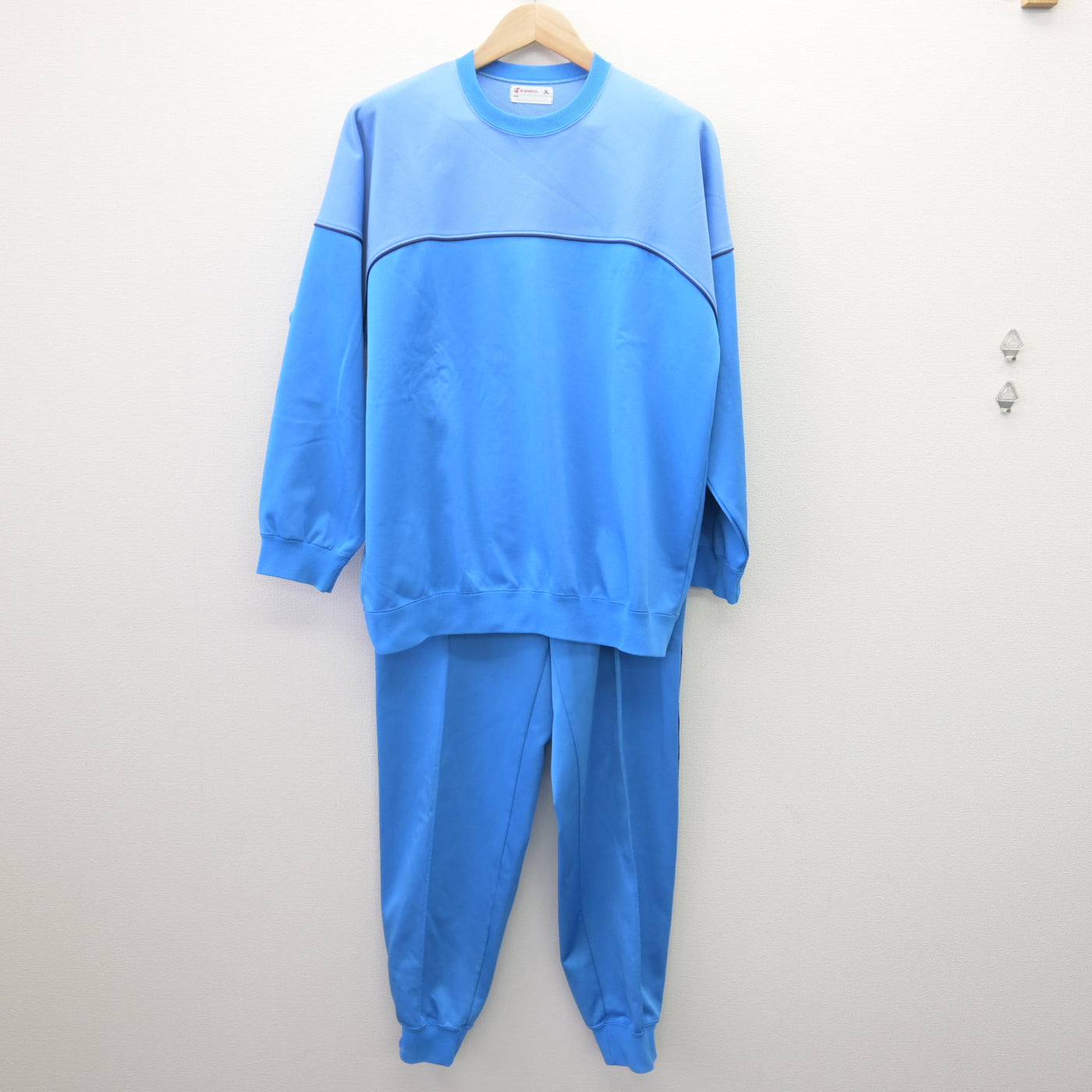 【中古】愛知県 幡豆中学校 女子制服 2点 (ジャージ 上・ジャージ 下) sf114531