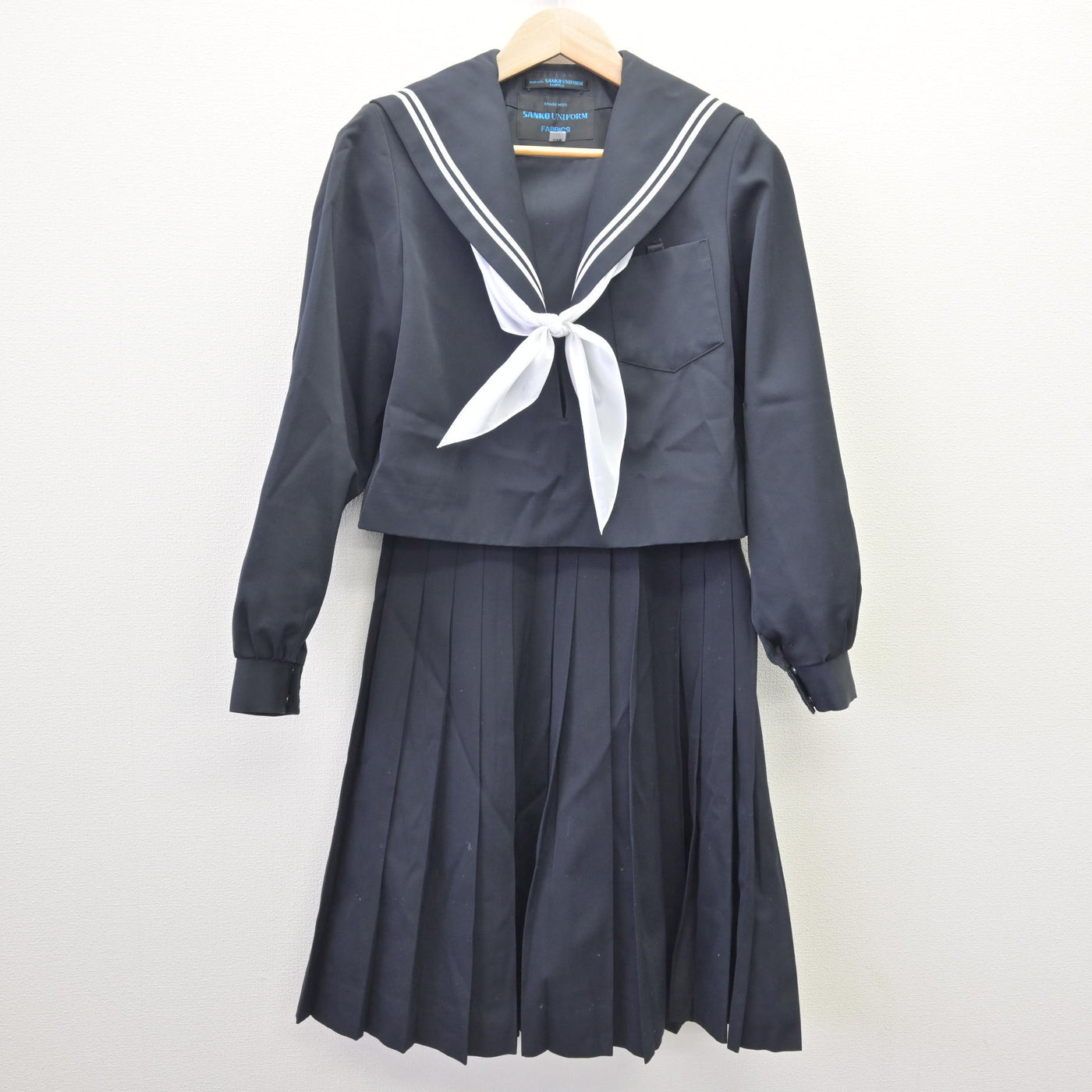 【中古】愛知県 幡豆中学校 女子制服 3点 (セーラー服・スカート) sf114534