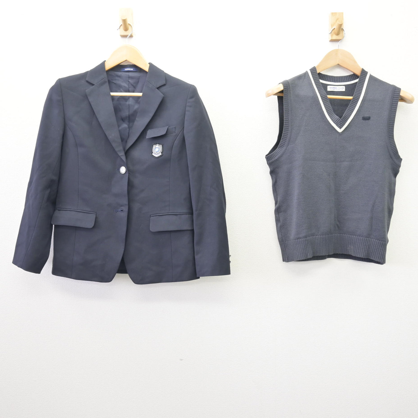 【中古】北海道 旭川市立中央中学校 女子制服 3点 (ブレザー・ニットベスト・スカート) sf114539