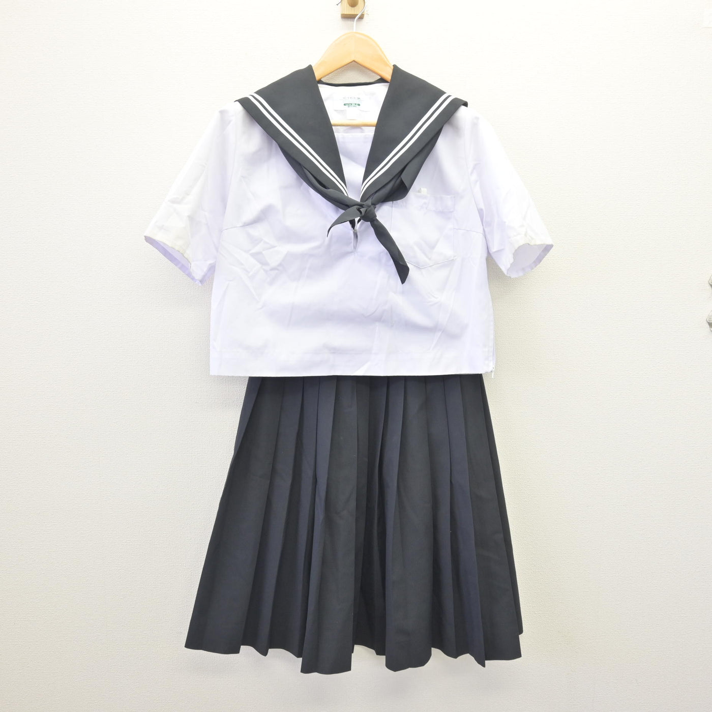 【中古】愛知県 幡豆中学校 女子制服 3点 (セーラー服・スカート) sf114554