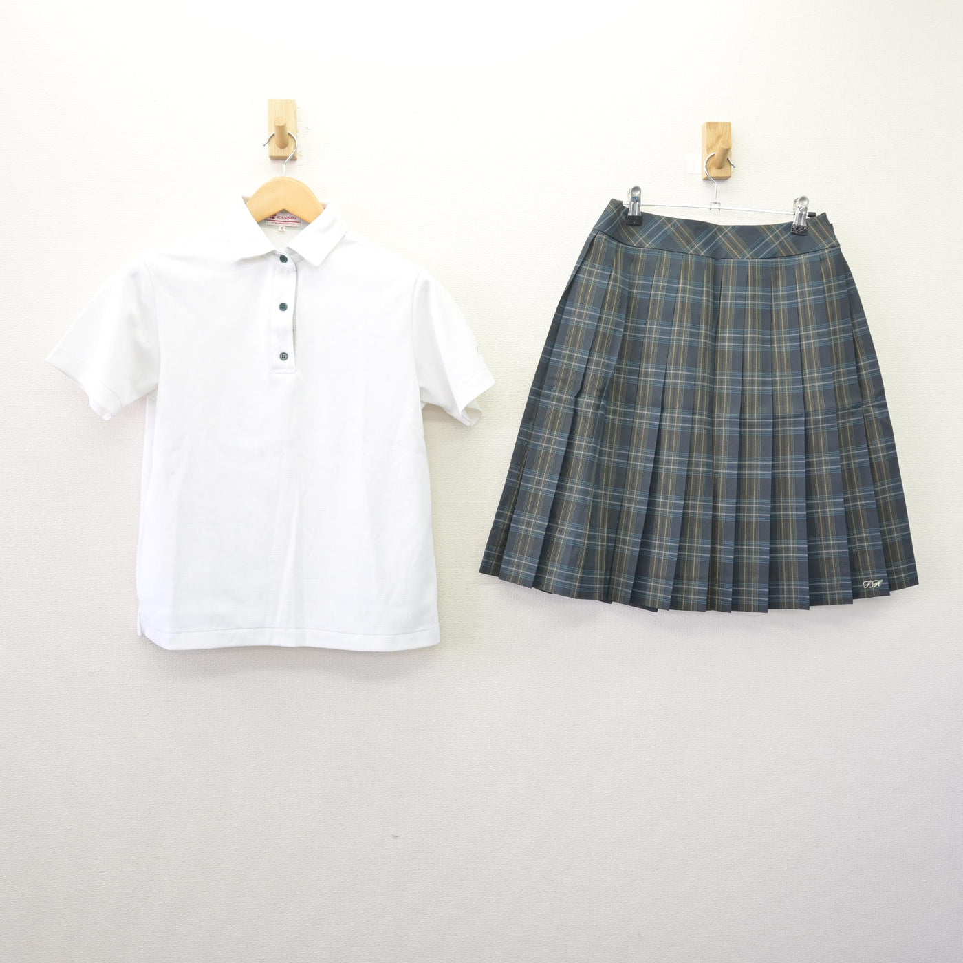 【中古】北海道 札幌西陵高等学校 女子制服 2点 (シャツ・スカート) sf114567