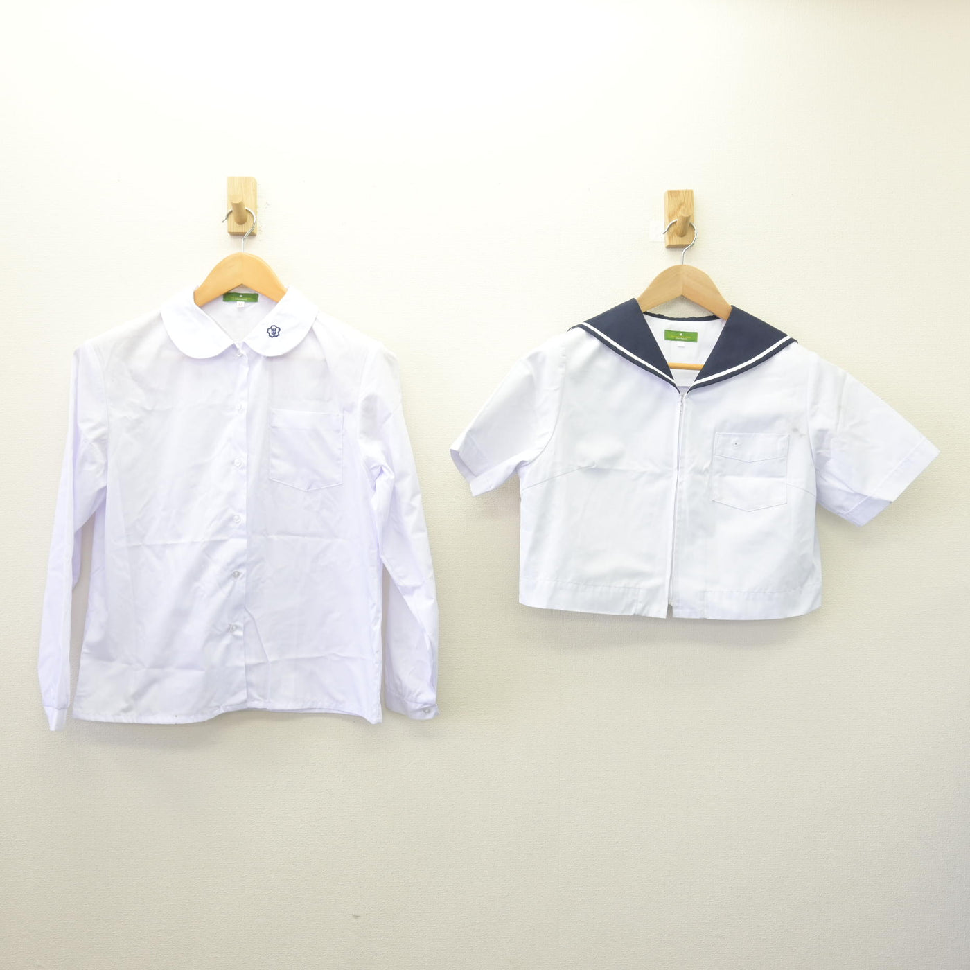 【中古】福岡県 福岡教育大学附属福岡中学校 女子制服 2点 (シャツ・セーラー服) sf114583