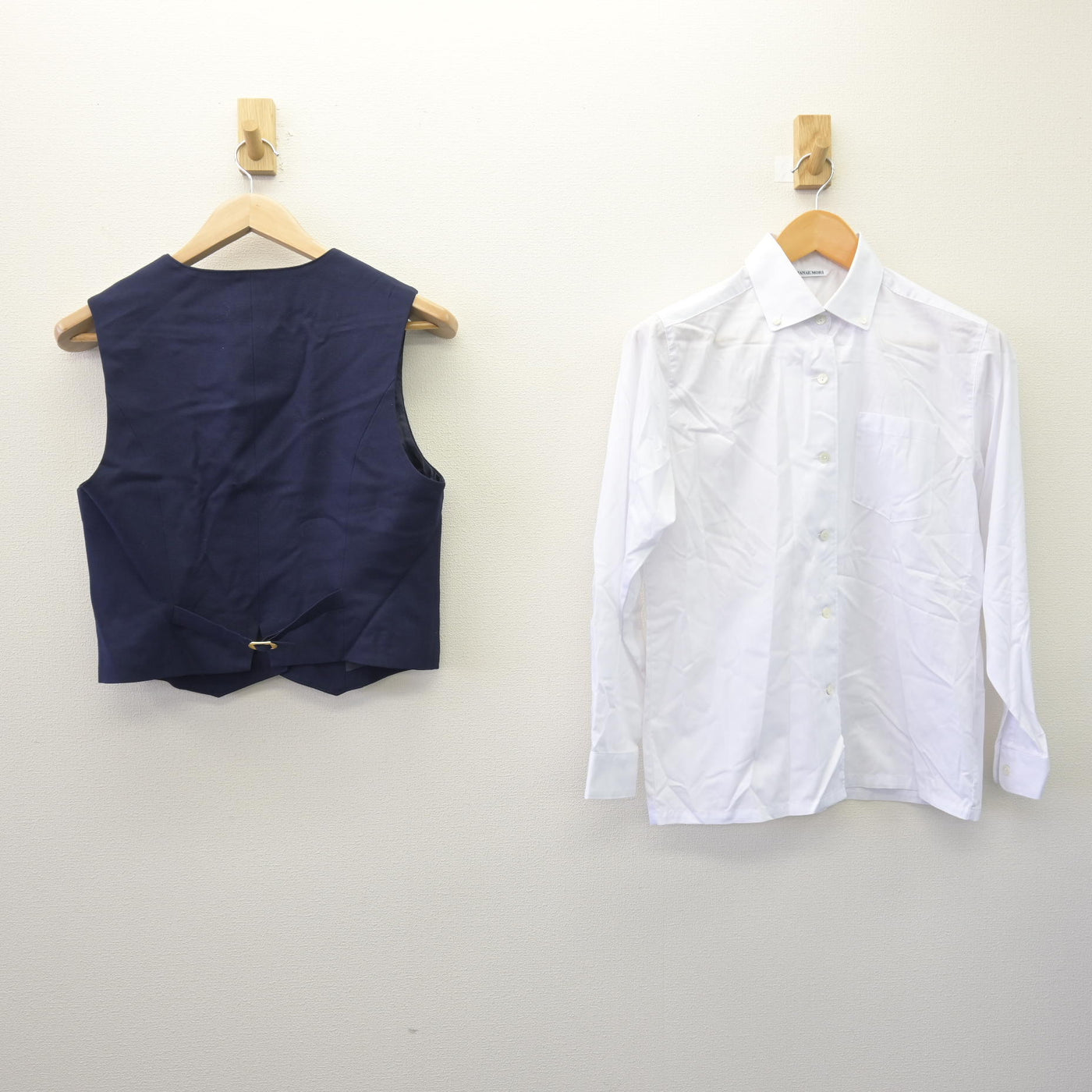 【中古】広島県 安田女子高等学校 女子制服 5点 (ブレザー・ベスト・シャツ・スカート) sf114586