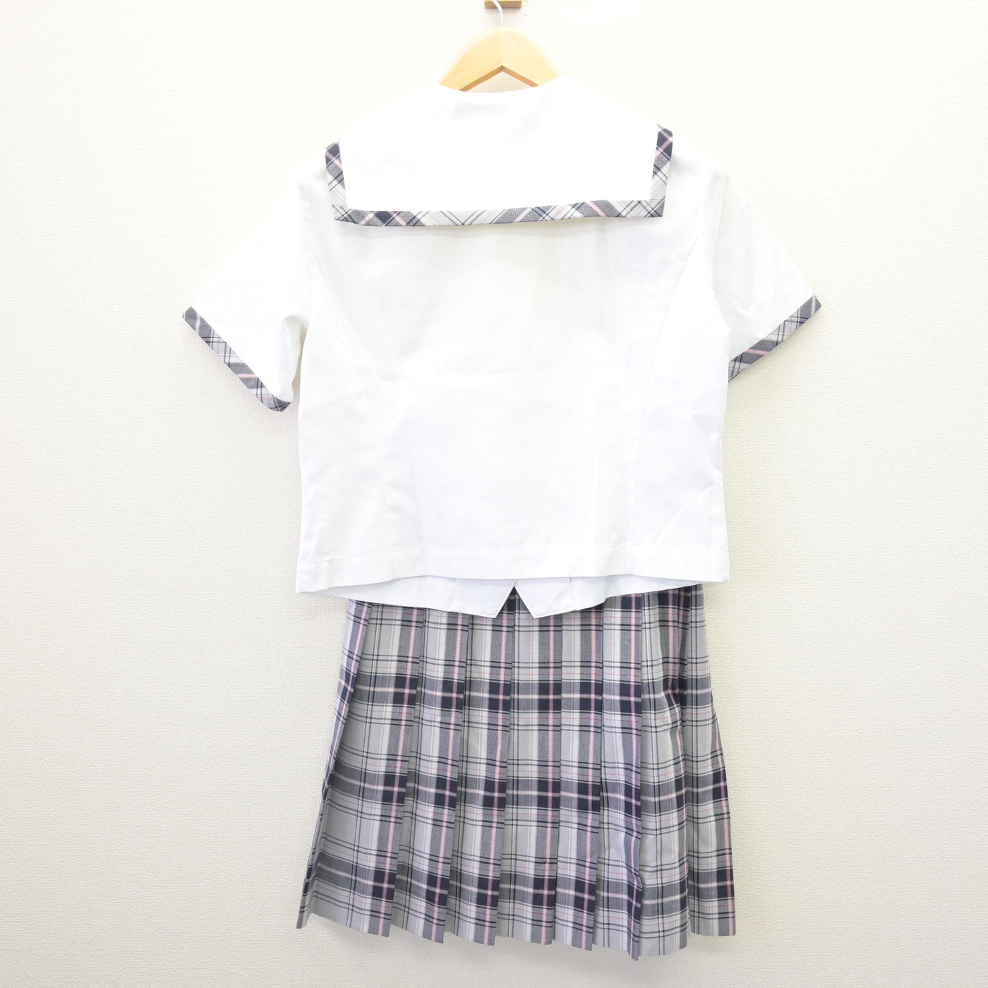 【中古】愛知県 栄徳高等学校 女子制服 3点 (セーラー服・スカート) sf114598