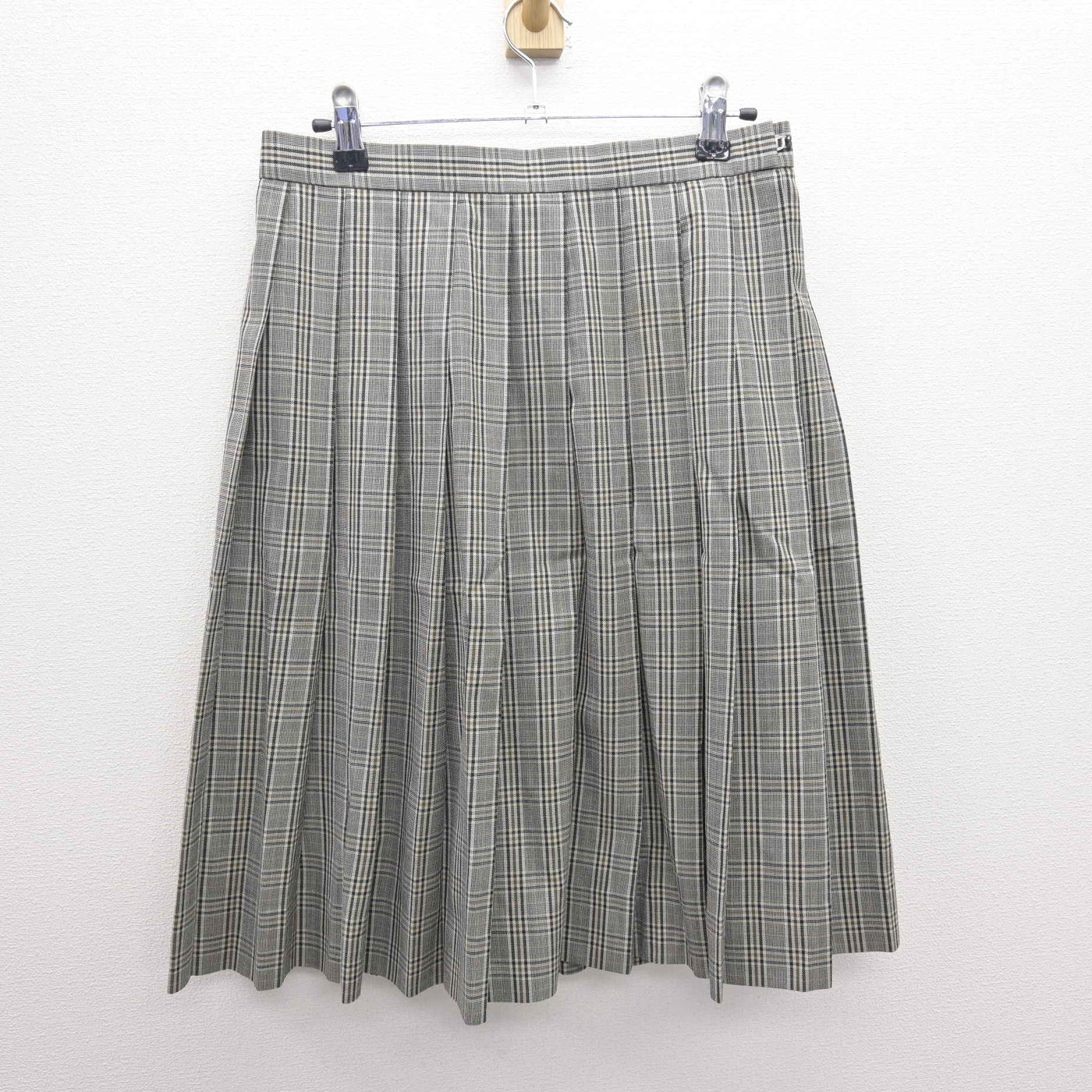 【中古】静岡県 小笠高等学校 女子制服 2点 (シャツ・スカート) sf114720