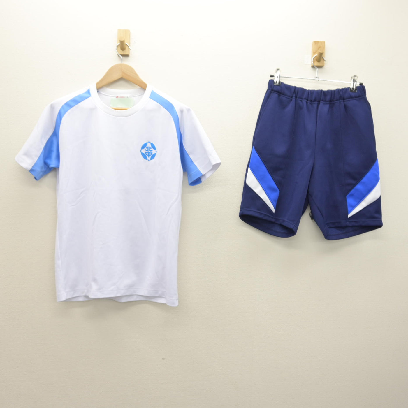 【中古】愛知県 七宝北中学校 女子制服 2点 (体操服 上・体操服 下) sf114742