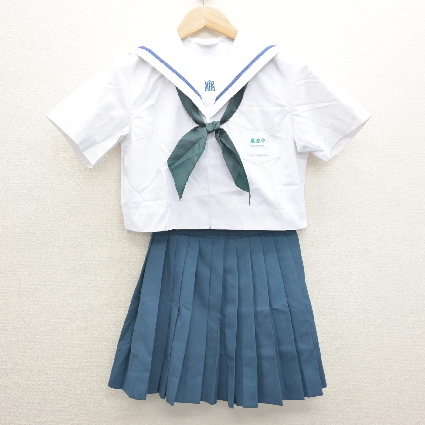 【中古】熊本県 鹿北中学校 女子制服 3点 (セーラー服・スカート) sf114743