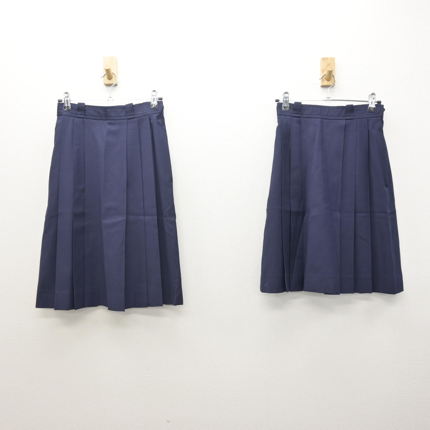 【中古】東京都 女子美術大学付属高等学校・中学校 女子制服 2点 (スカート・スカート) sf114747