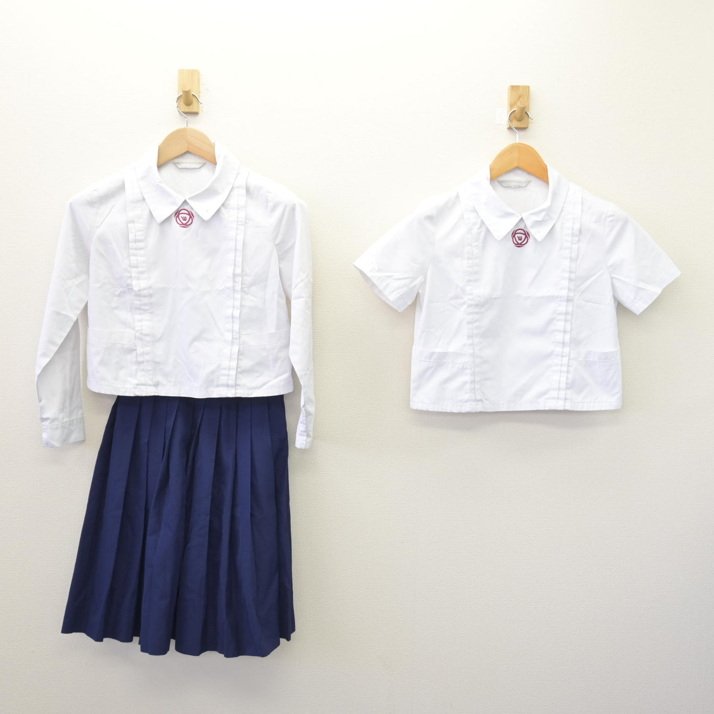 【中古】奈良県 育英西中学校 女子制服 3点 (シャツ・スカート) sf114760