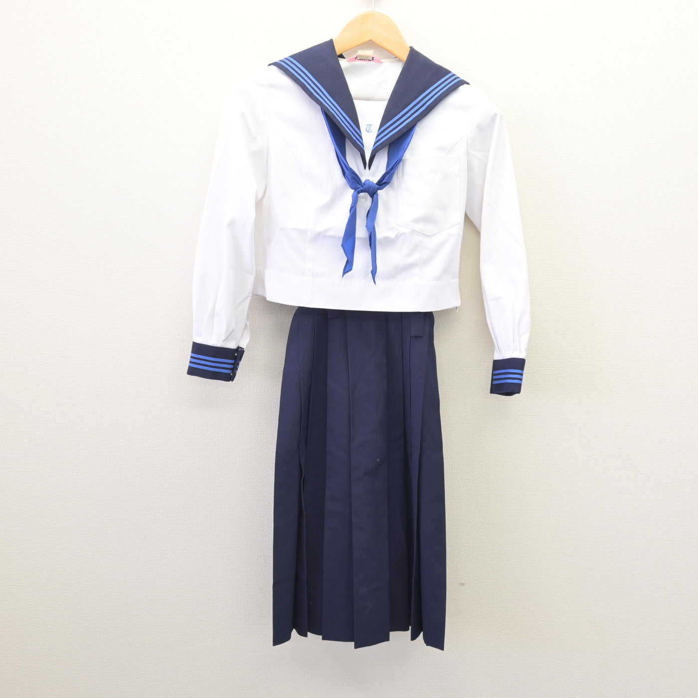 【中古】熊本県 東稜高等学校 女子制服 3点 (セーラー服・スカート) sf114785