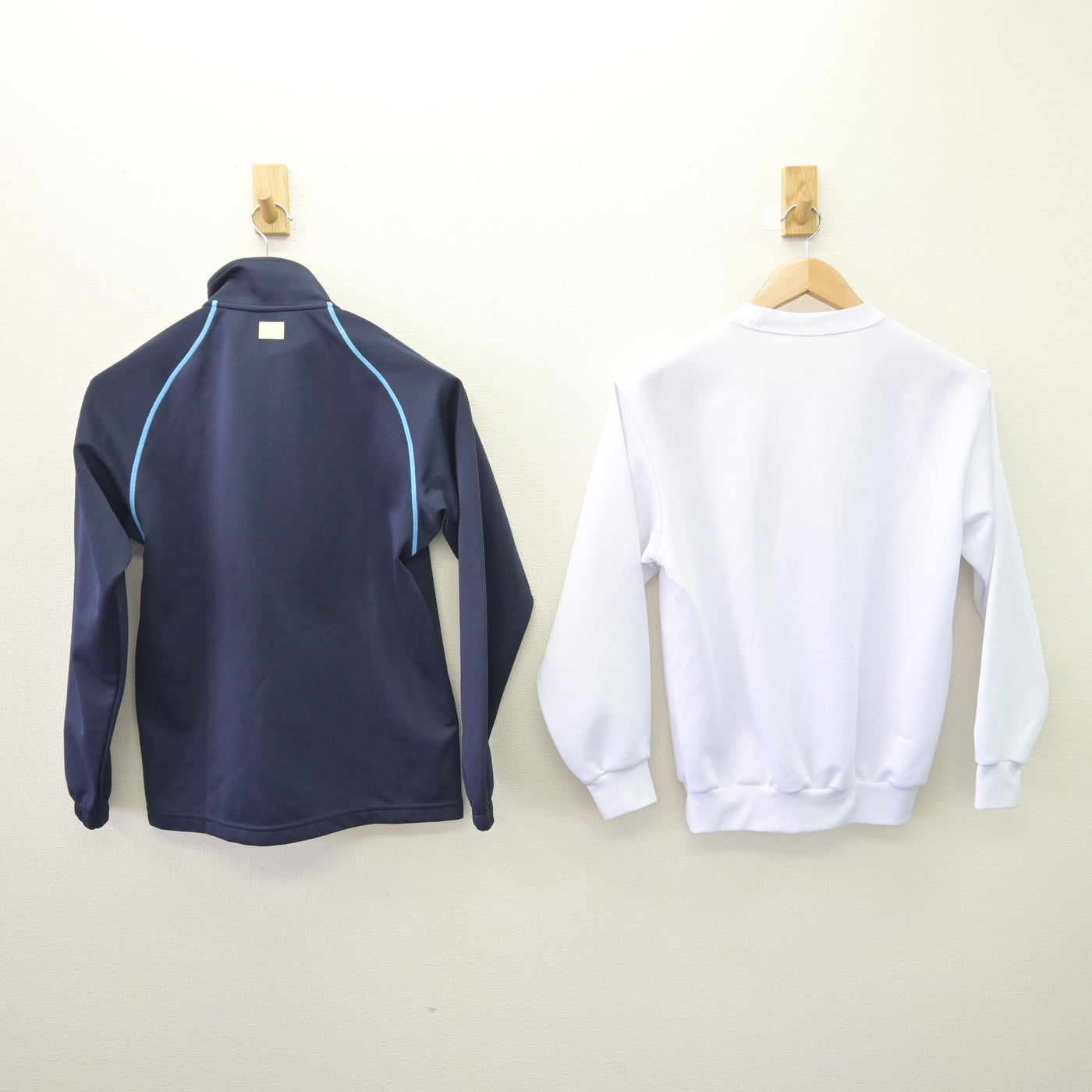 【中古】千葉県 国府台女子学院中学部 女子制服 2点 (ジャージ 上・体操服 上) sf114790