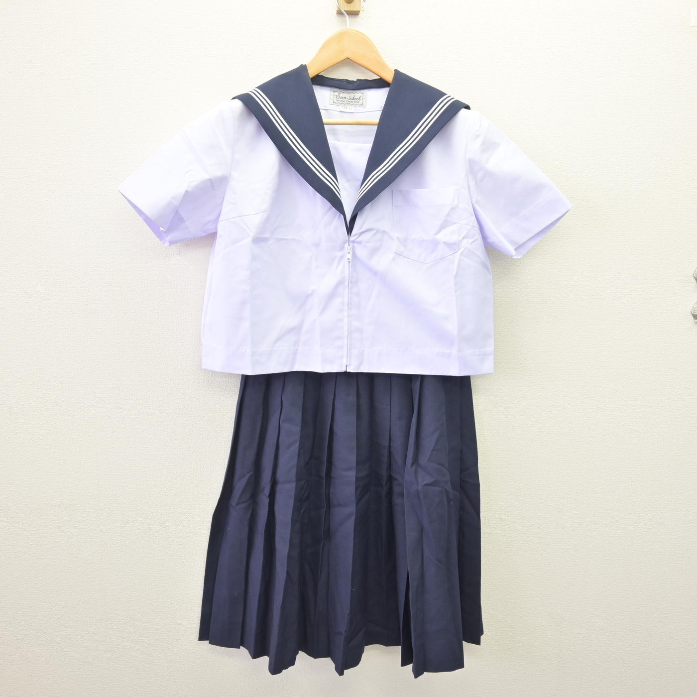 【中古】愛知県 弥富中学校 女子制服 4点 (セーラー服・セーラー服・スカート) sf114807