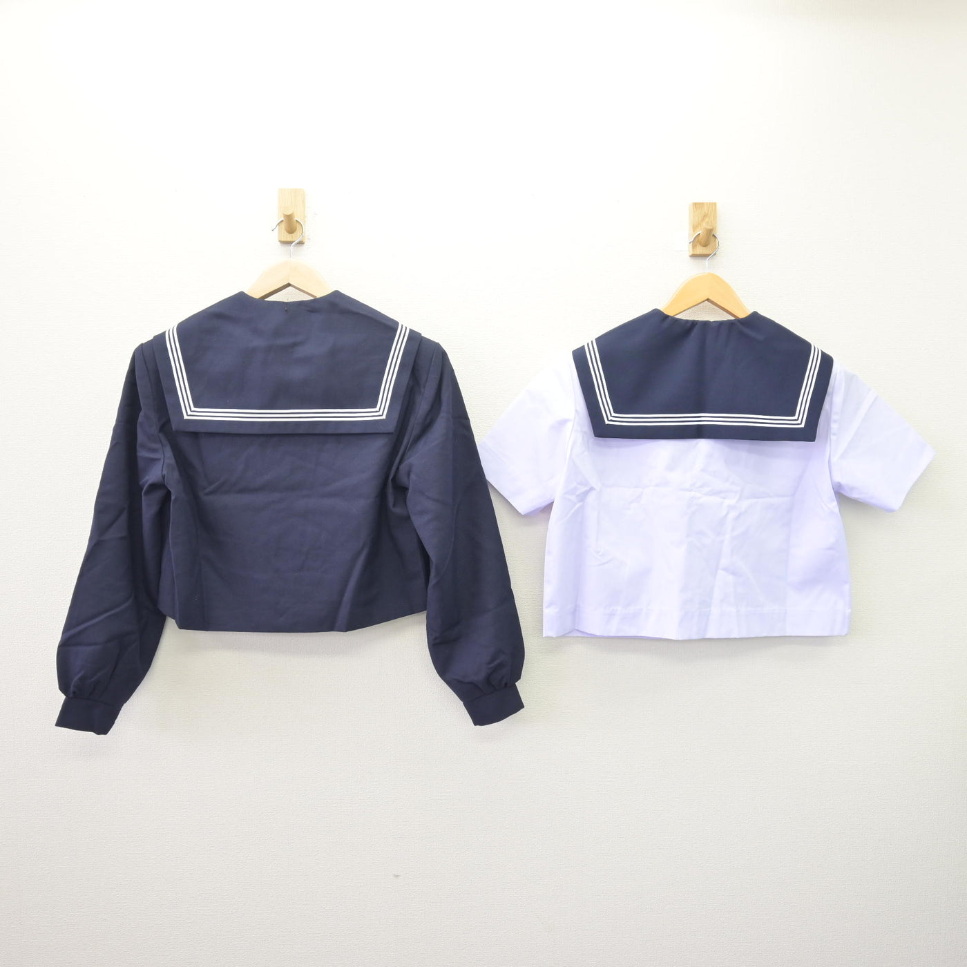 【中古】愛知県 弥富中学校 女子制服 4点 (セーラー服・セーラー服・スカート) sf114807