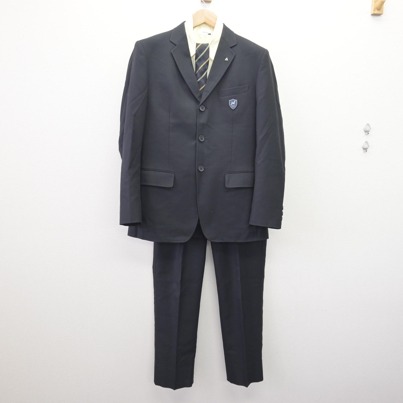 【中古】東京都 八王子学園八王子高等学校 男子制服 4点 (ブレザー・シャツ・ズボン) sf114837