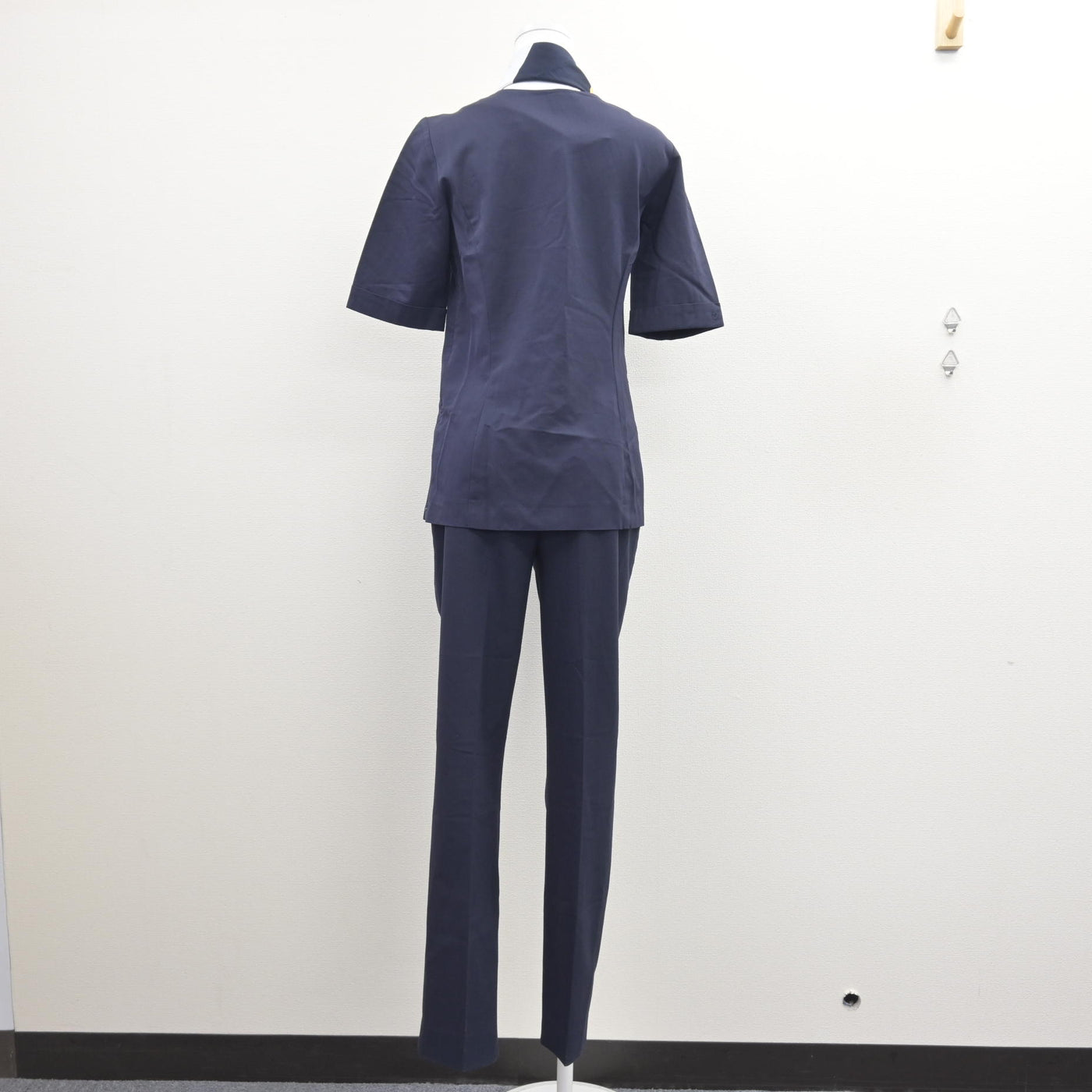 【中古】 ルフトハンザドイツ航空 女子制服 3点 (ブラウス・ズボン) sf114975