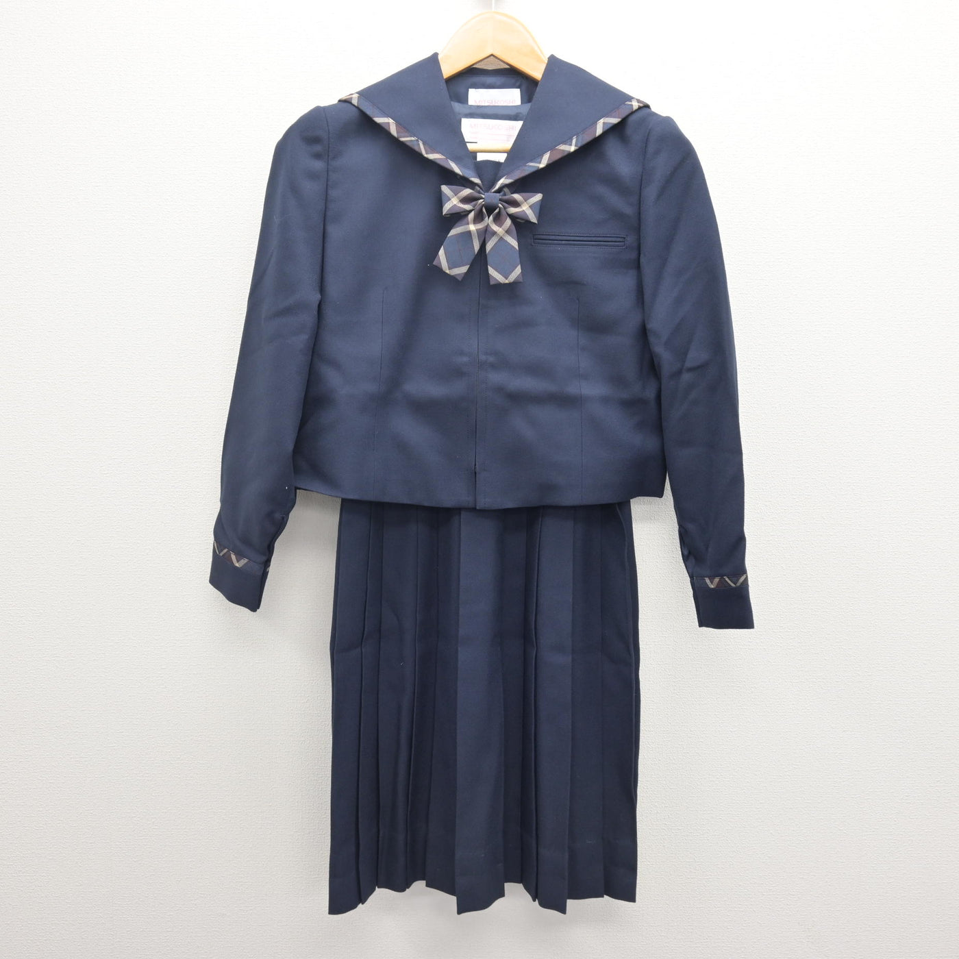 【中古】東京都 愛国中学校 女子制服 4点 (セーラー服・ジャンパースカート) sf114981