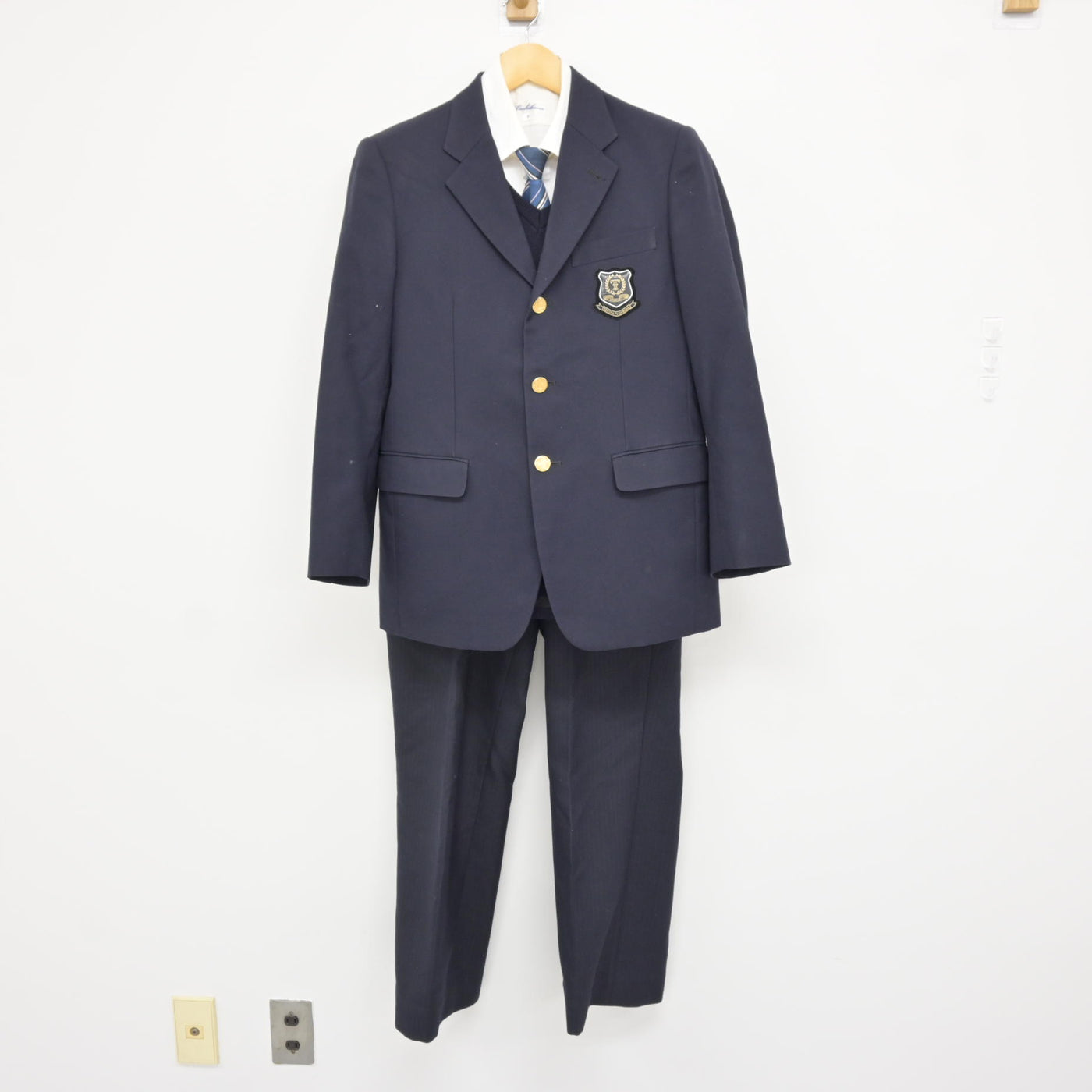 【中古】静岡県 常葉大学附属橘中学校 男子制服 6点 (ブレザー・ニット・シャツ・ズボン) sf115052