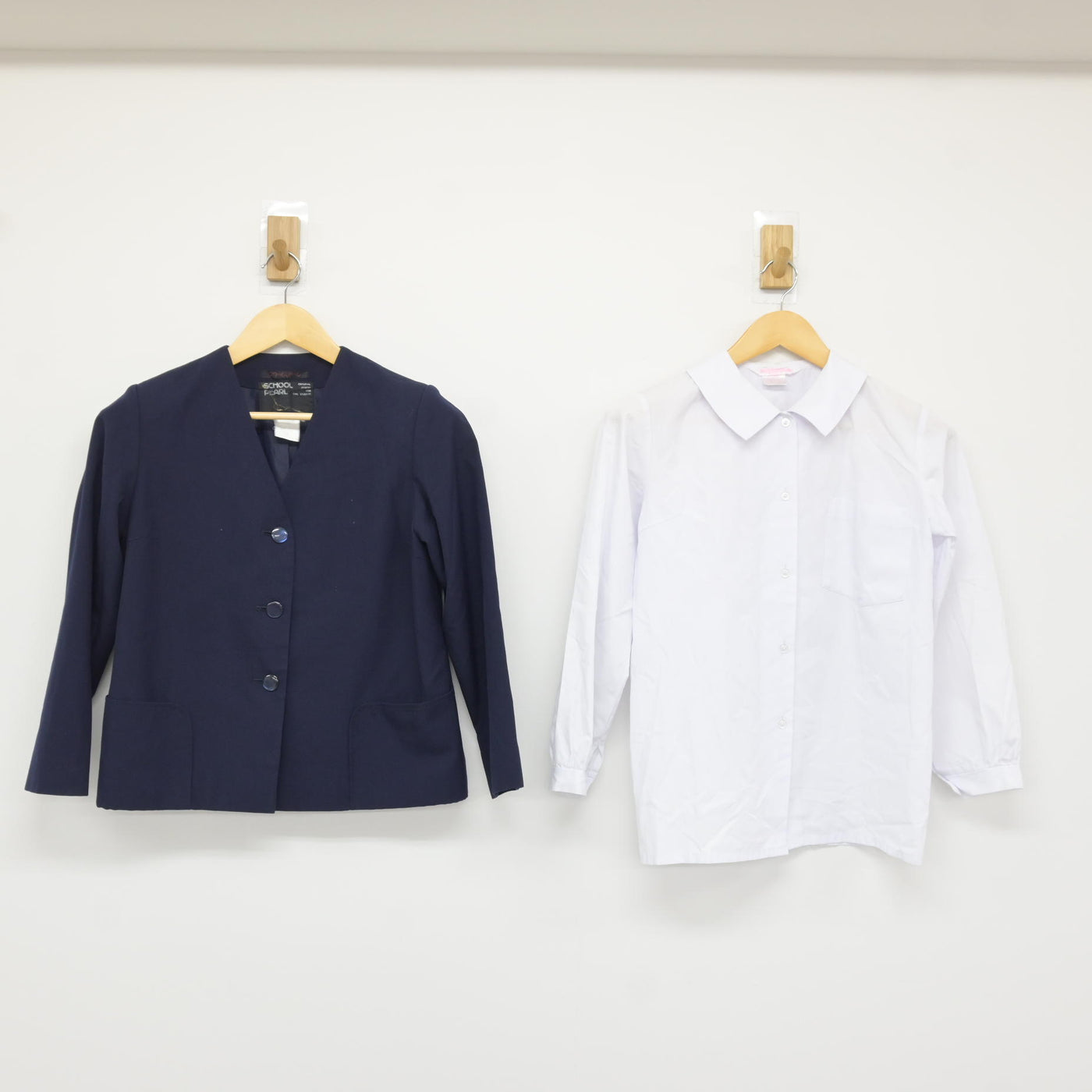 【中古】埼玉県 杉戸中学校 女子制服 2点 (ブレザー・シャツ) sf115097