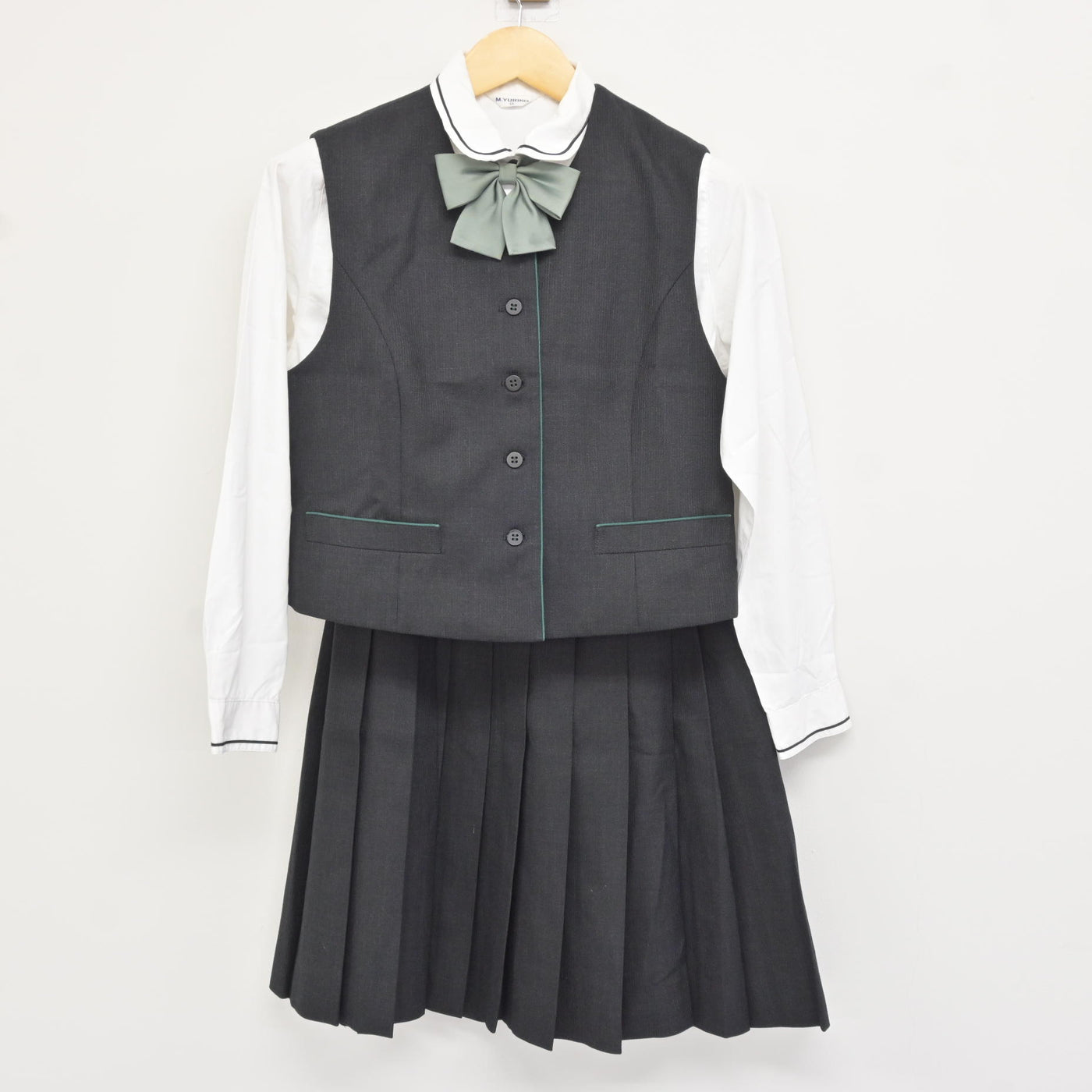【中古】神奈川県 鎌倉女子大学高等部 女子制服 5点 (ブレザー・ベスト・シャツ・スカート) sf115210