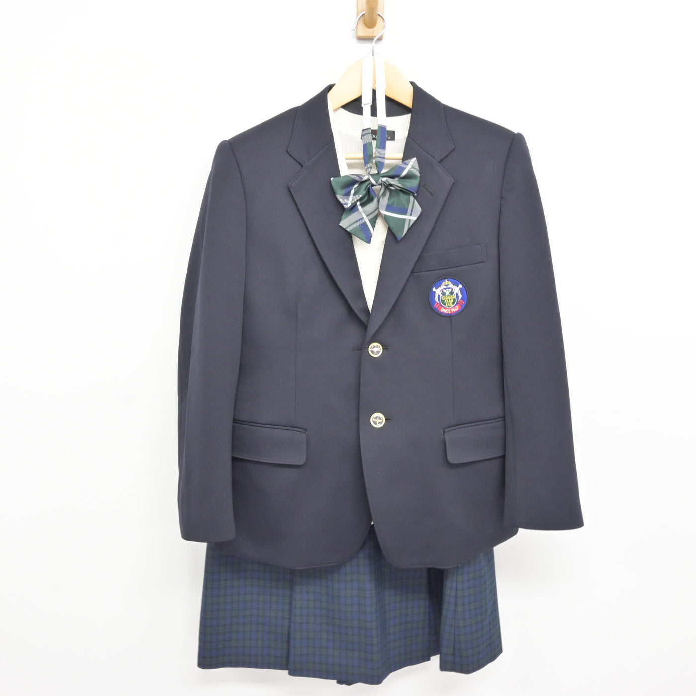 【中古】北海道 阿寒中学校 女子制服 4点 (ブレザー・ニットベスト・スカート) sf115238