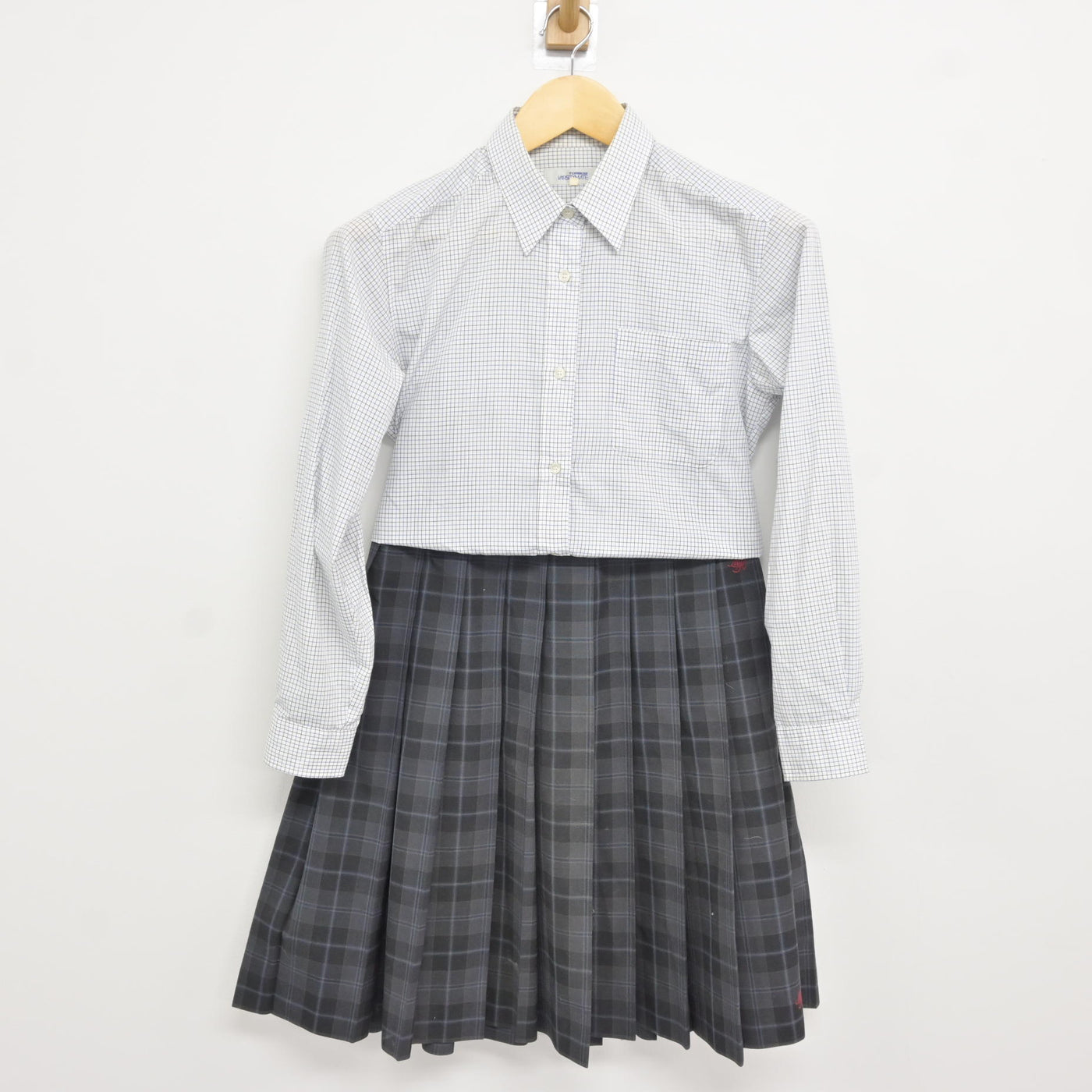 【中古】岐阜県 瑞浪高等学校 女子制服 2点 (シャツ・スカート) sf115241