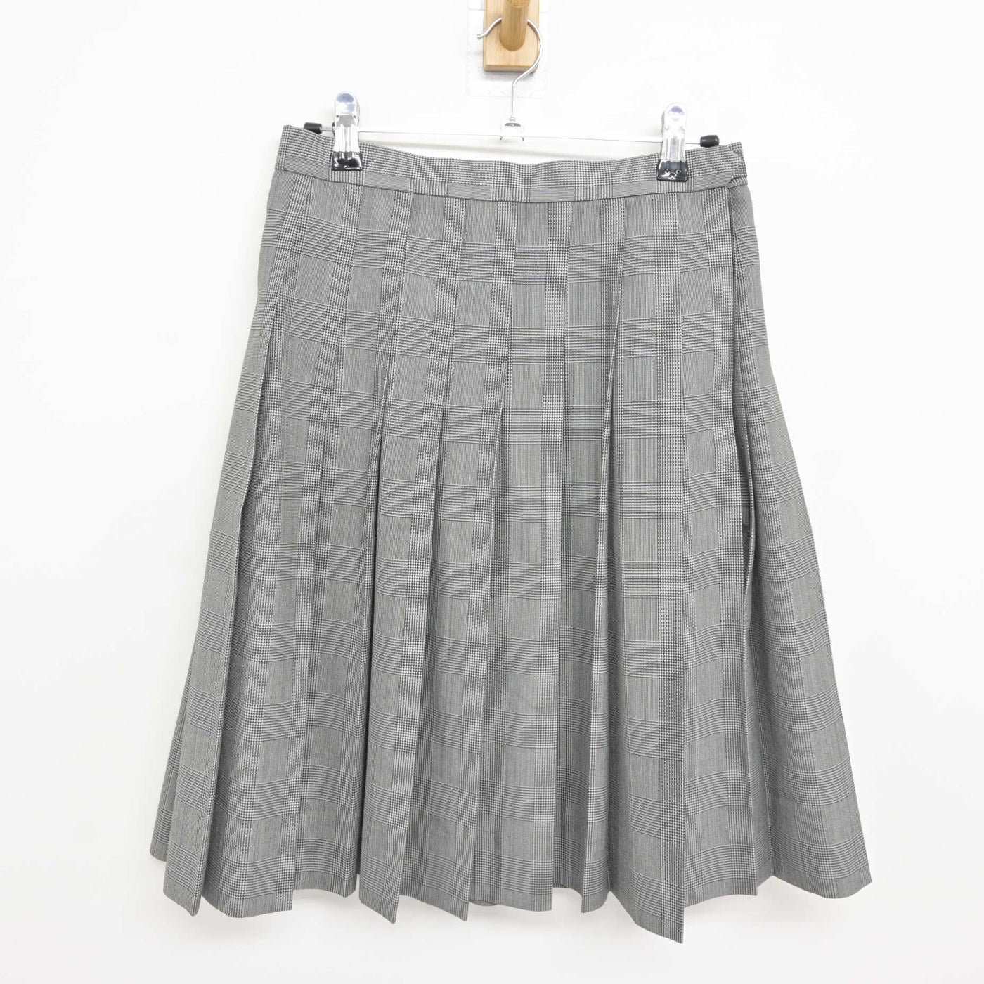 【中古】兵庫県 兵庫大学附属須磨ノ浦高等学校 女子制服 3点 (ニットベスト・シャツ・スカート) sf115245