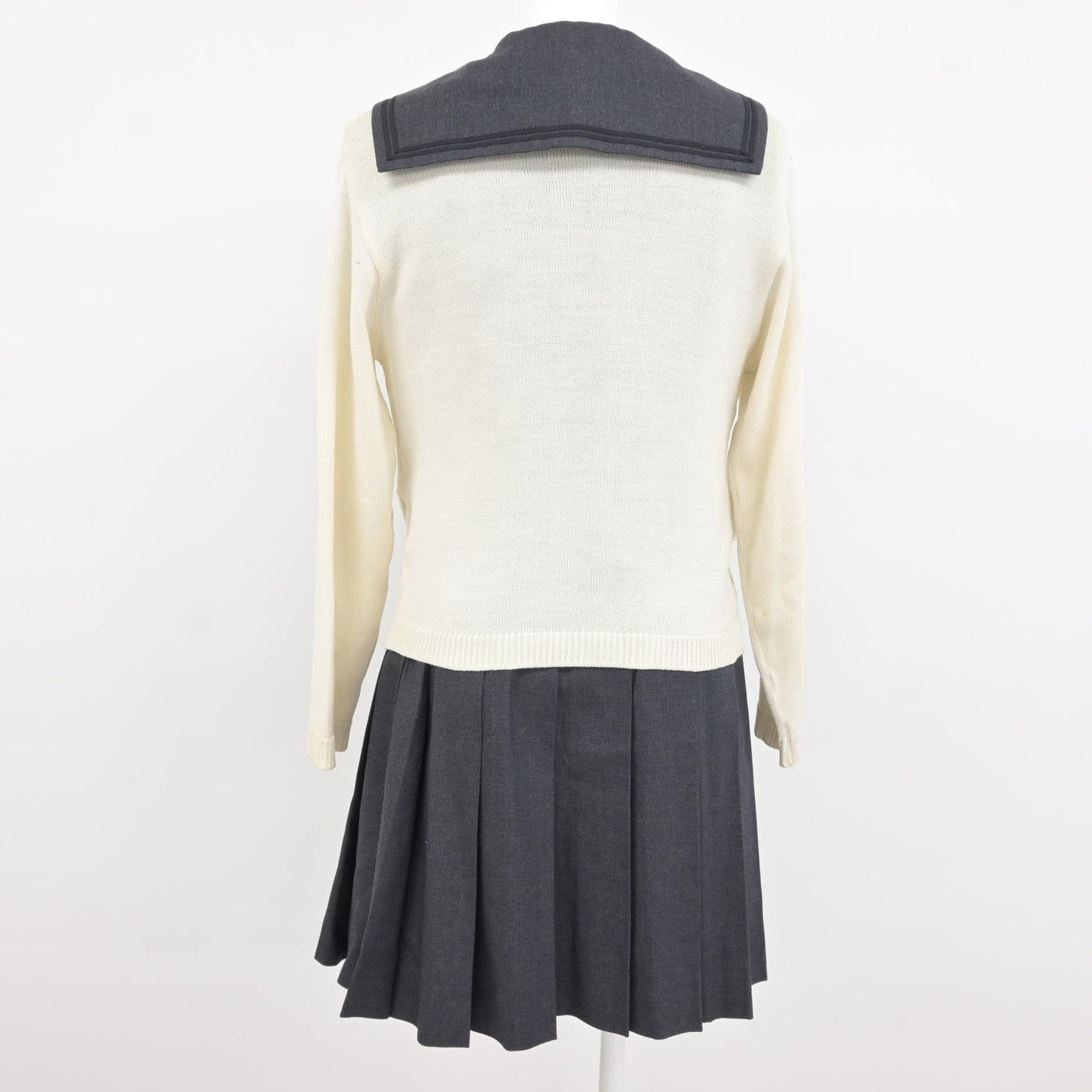 【中古】岡山県 山陽学園中学校・高等学校 女子制服 4点 (セーラー服・ニット・スカート) sf115255