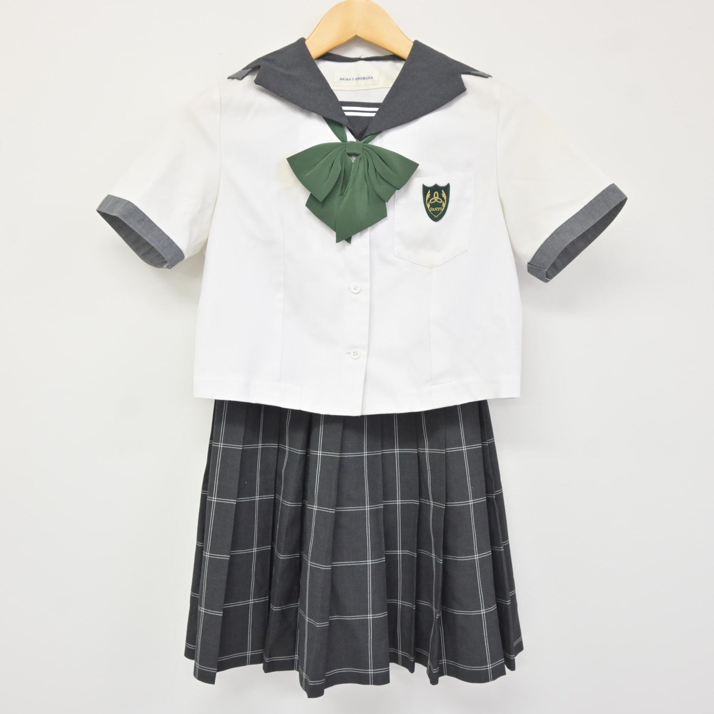 【中古】岡山県 山陽学園中学校・高等学校 女子制服 3点 (セーラー服・スカート) sf115256