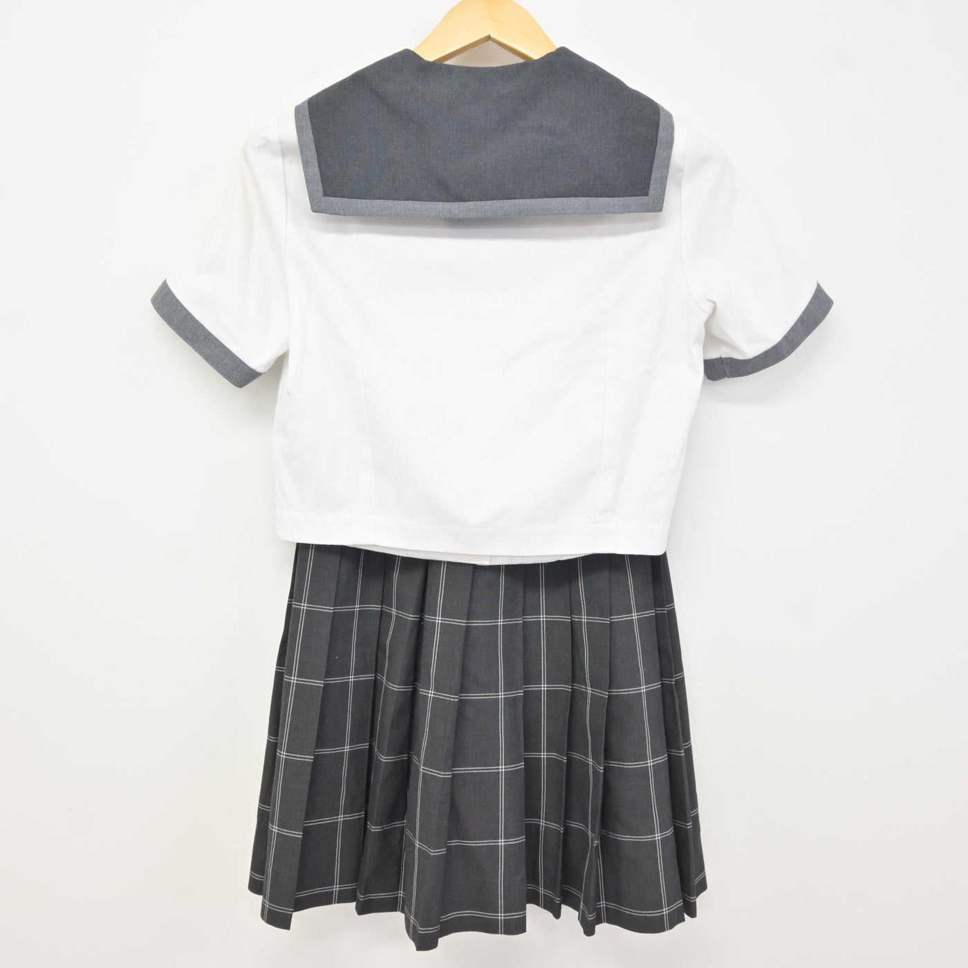 【中古】岡山県 山陽学園中学校・高等学校 女子制服 3点 (セーラー服・スカート) sf115256