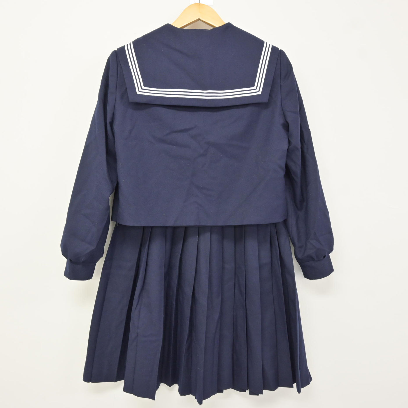 【中古】岐阜県 星和中学校 女子制服 2点 (セーラー服・スカート) sf115259
