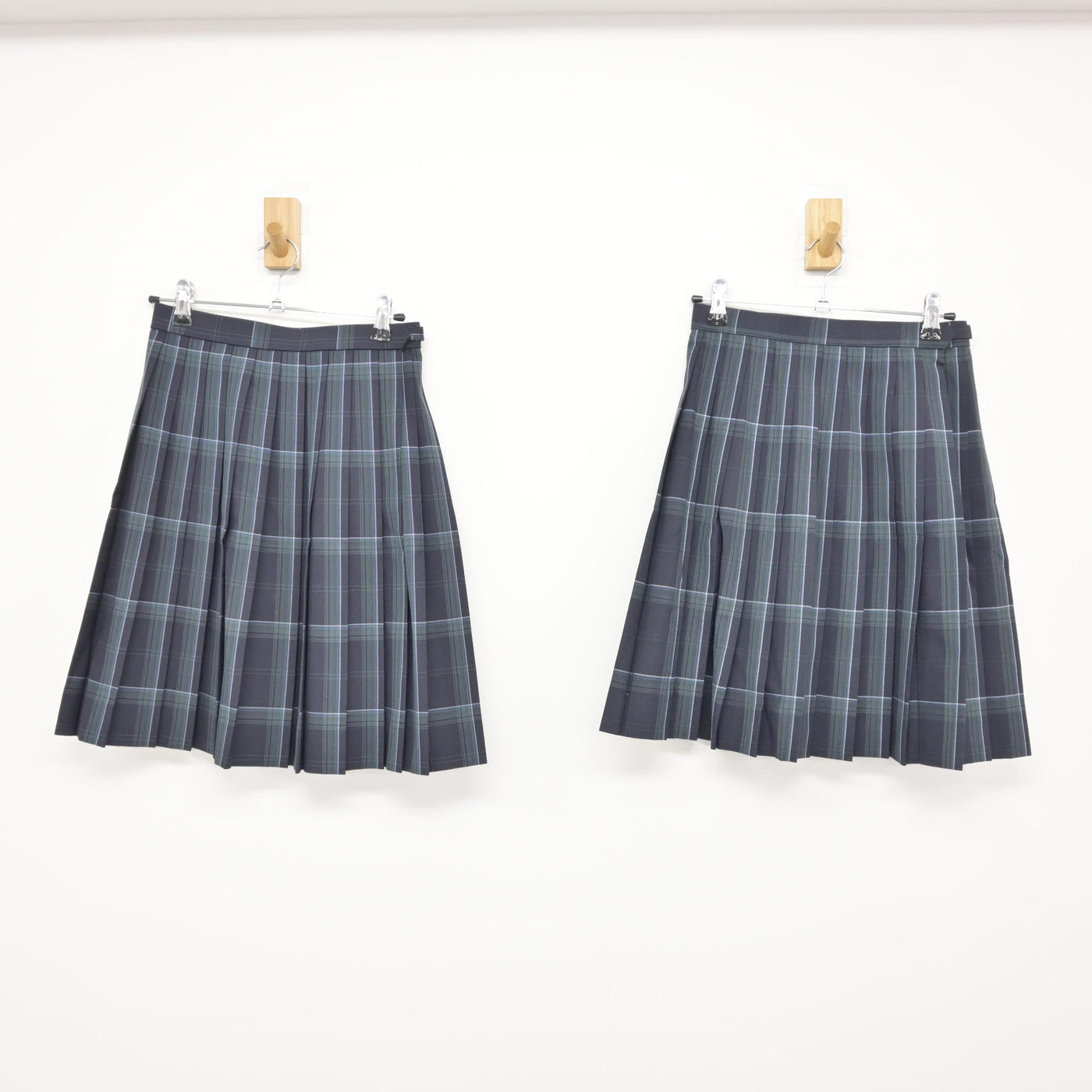 【中古】東京都 飛鳥高等学校 女子制服 5点 (ブレザー・スカート) sf115391