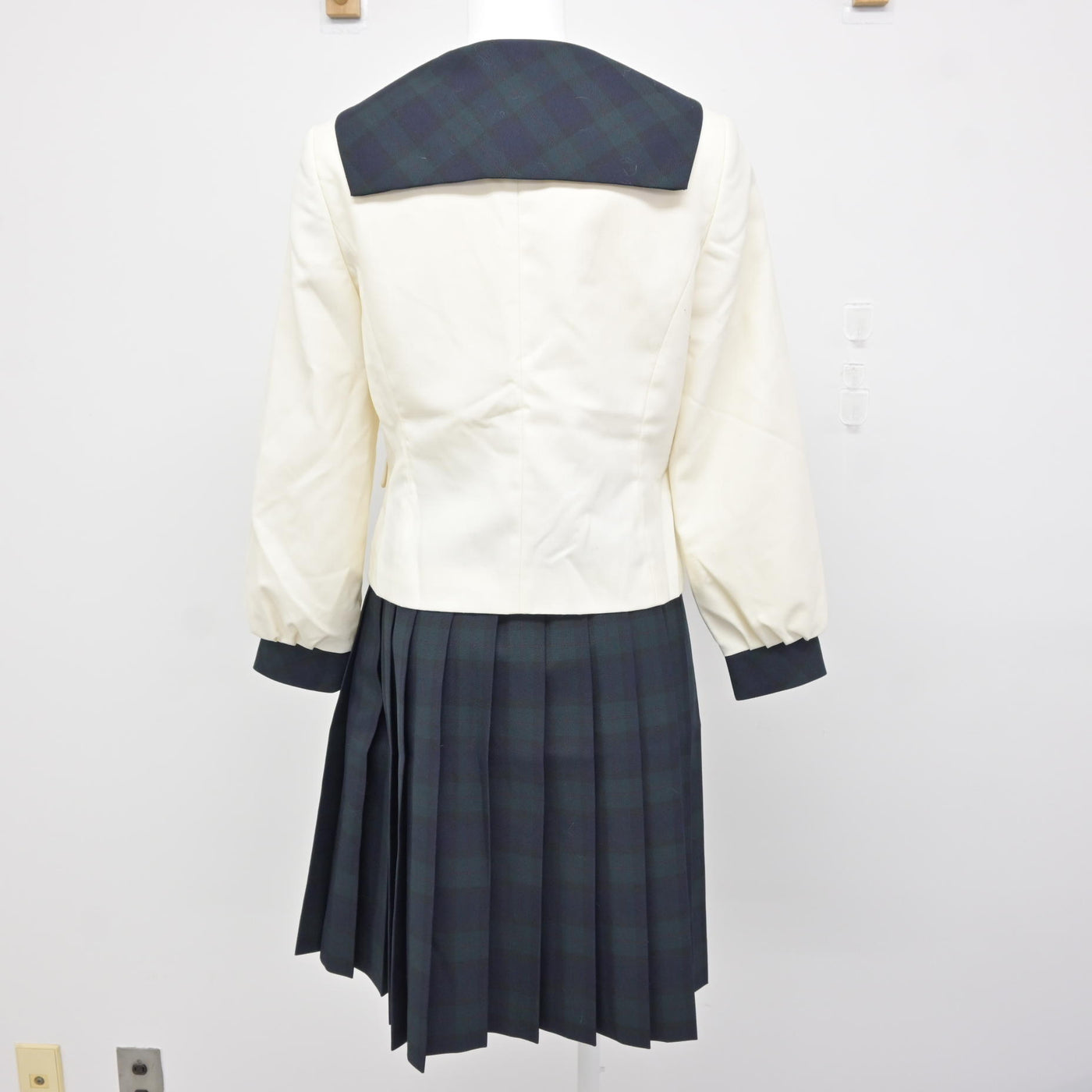 【中古】長崎県 長崎日本大学中学校 女子制服 3点 (セーラー服・スカート) sf115494