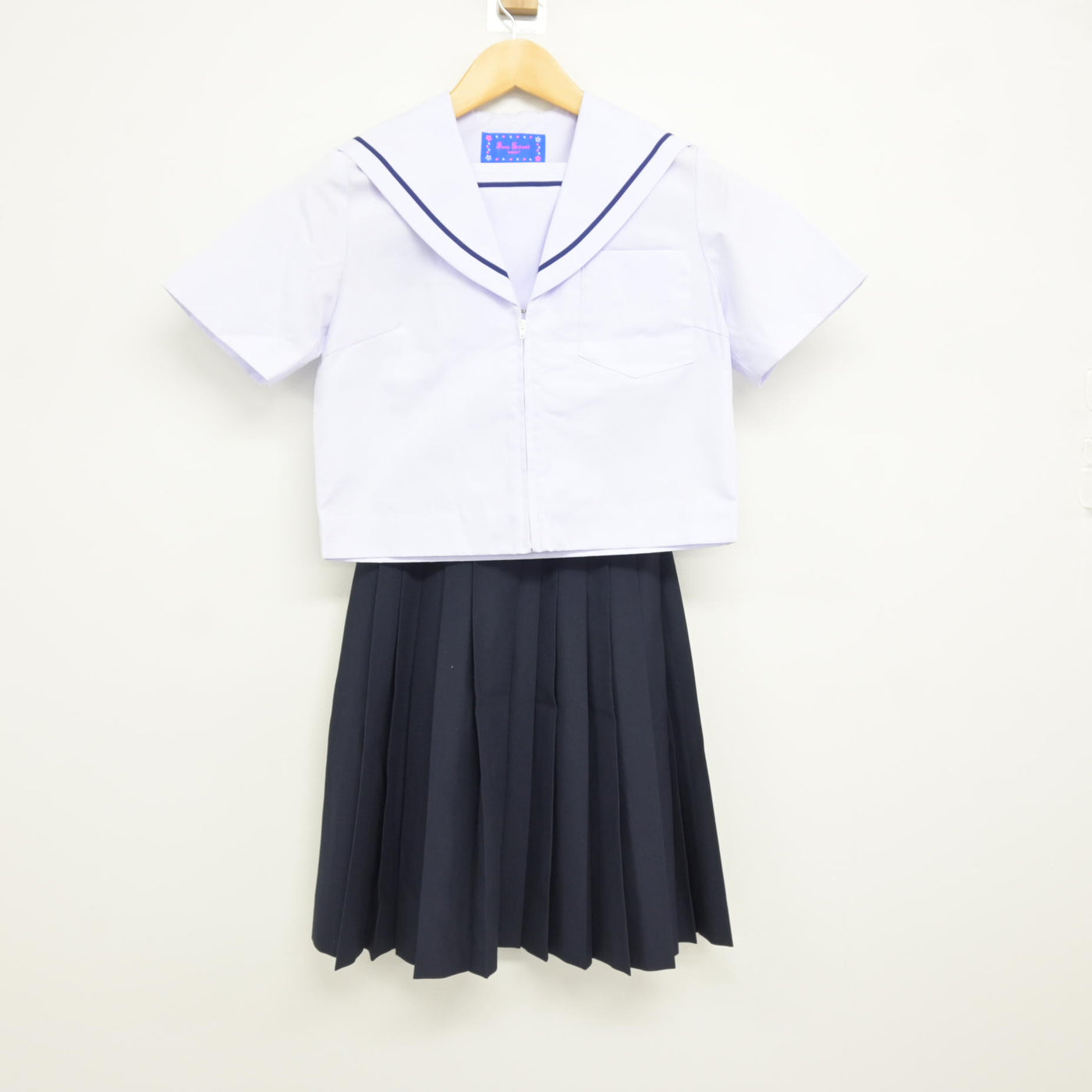 【中古】愛知県 今池中学校 女子制服 2点 (セーラー服・スカート) sf115565