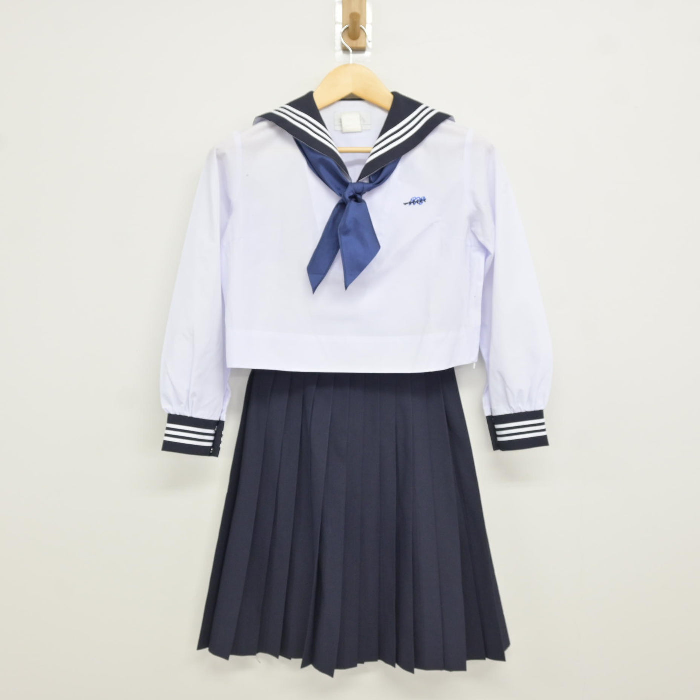 【中古】広島県 広島皆実高等学校 女子制服 4点 (セーラー服・スカート) sf115567
