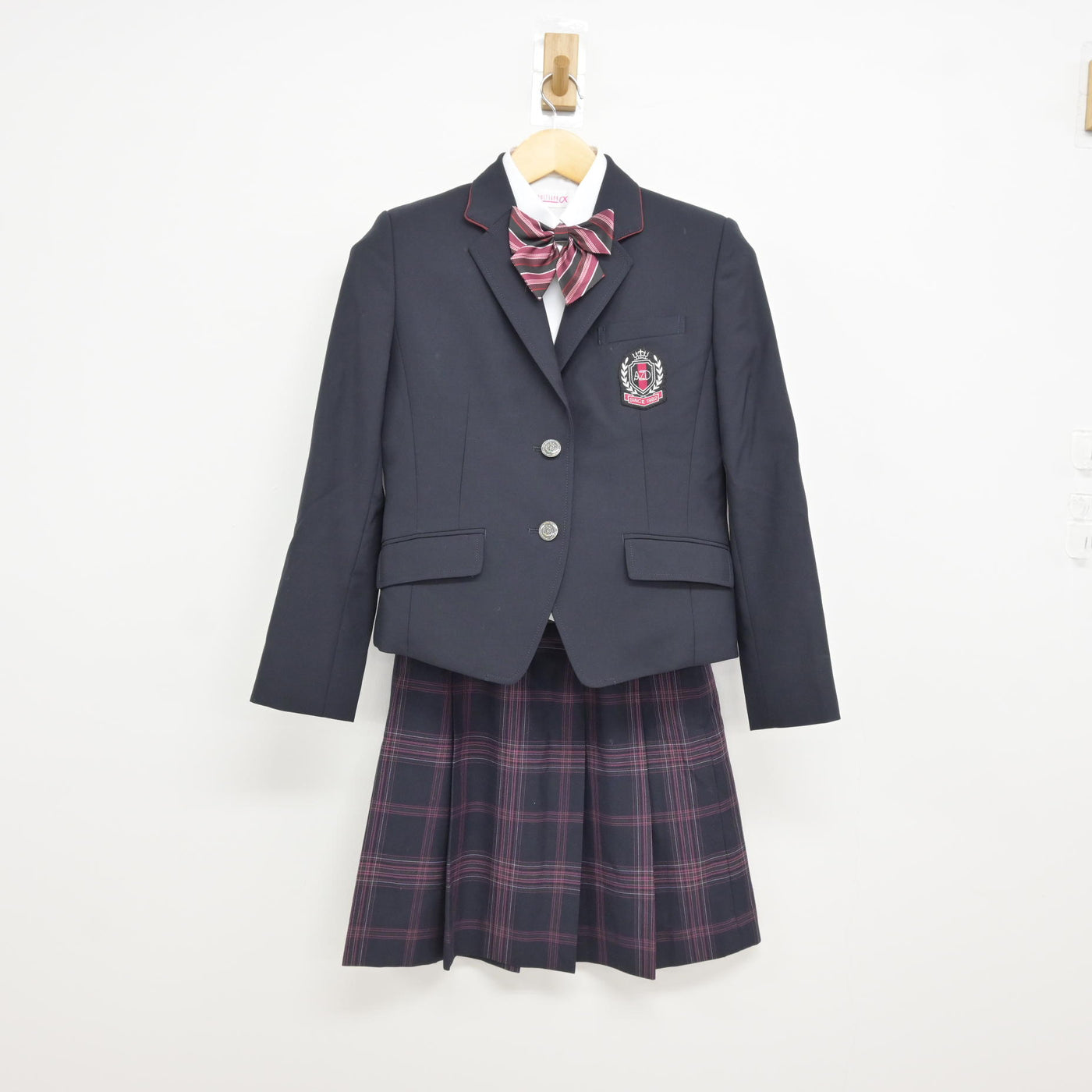 【中古】愛知県 あいち造形デザイン専門学校高等課程 女子制服 4点 (ブレザー・シャツ・スカート) sf115578