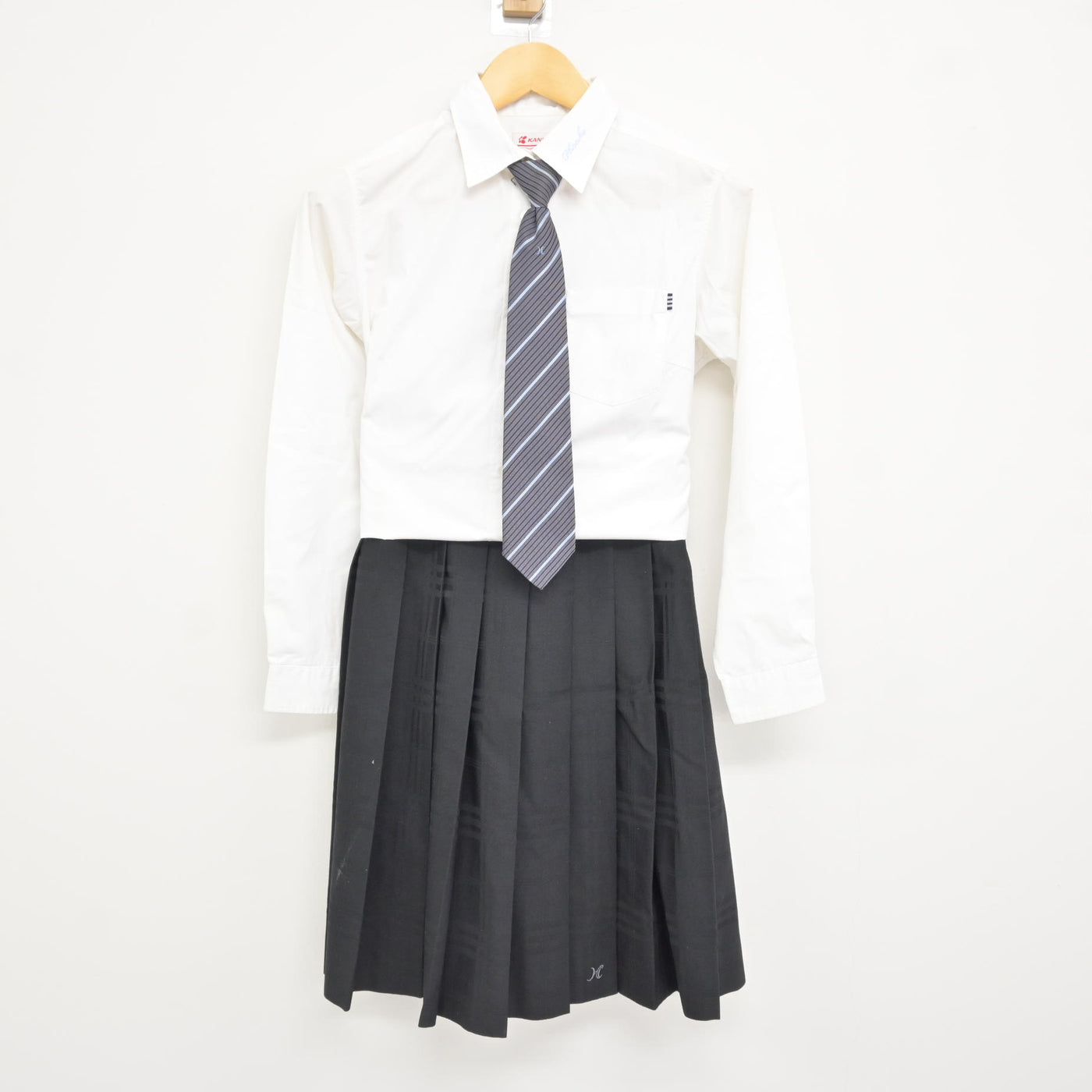 【中古】大阪府 枚方高等学校 女子制服 4点 (ブレザー・シャツ・スカート) sf115591