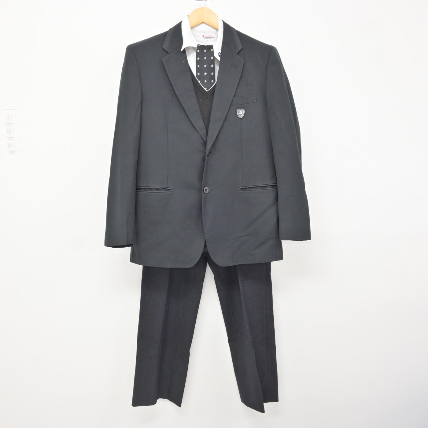 【中古】鹿児島県 明桜館高等学校 男子制服 6点 (ブレザー・ニット・シャツ・ズボン) sf115600