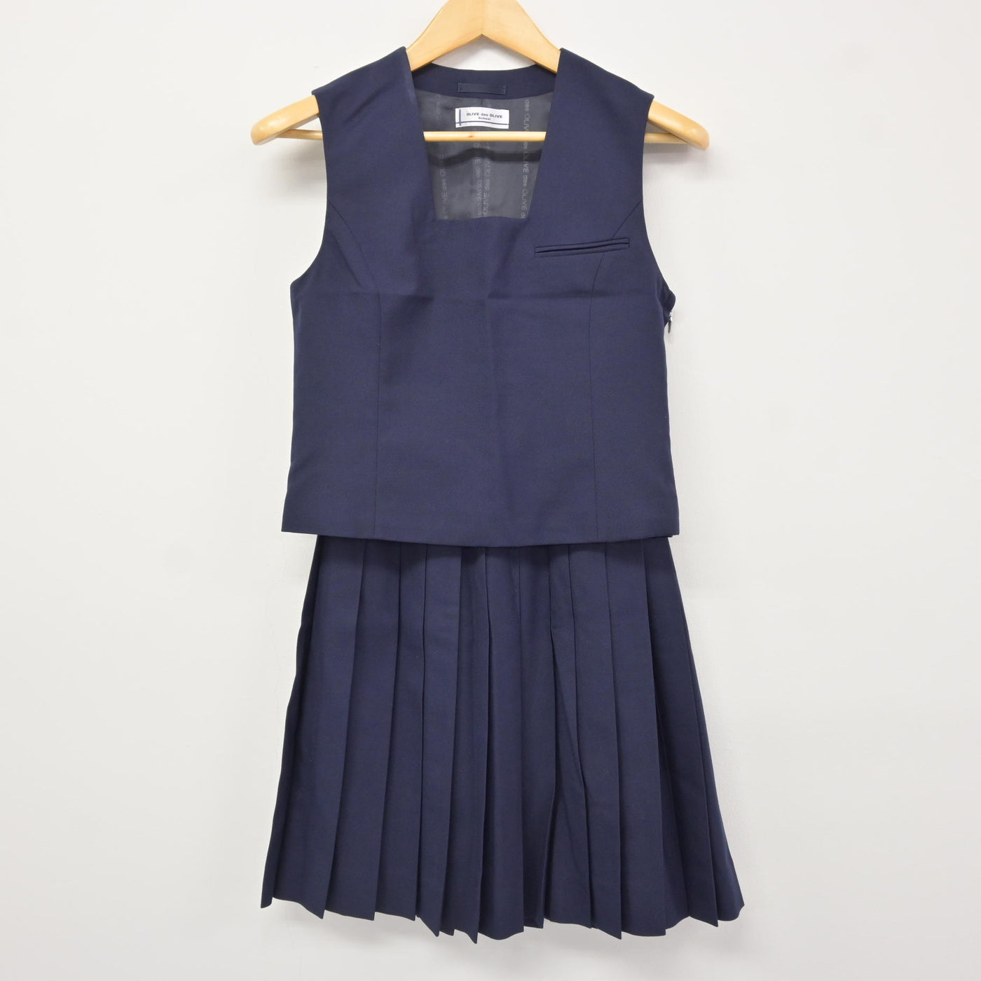 【中古】北海道 柏中学校 女子制服 4点 (ブレザー・ベスト・スカート) sf115671