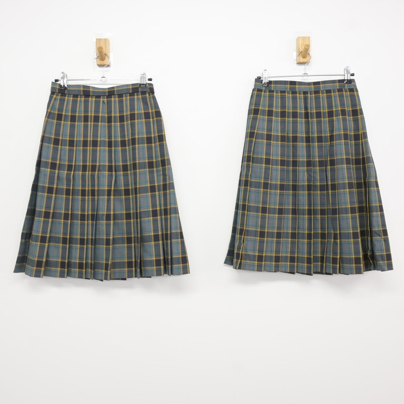 【中古】北海道 野幌中学校 女子制服 4点 (ブレザー・スカート) sf115675
