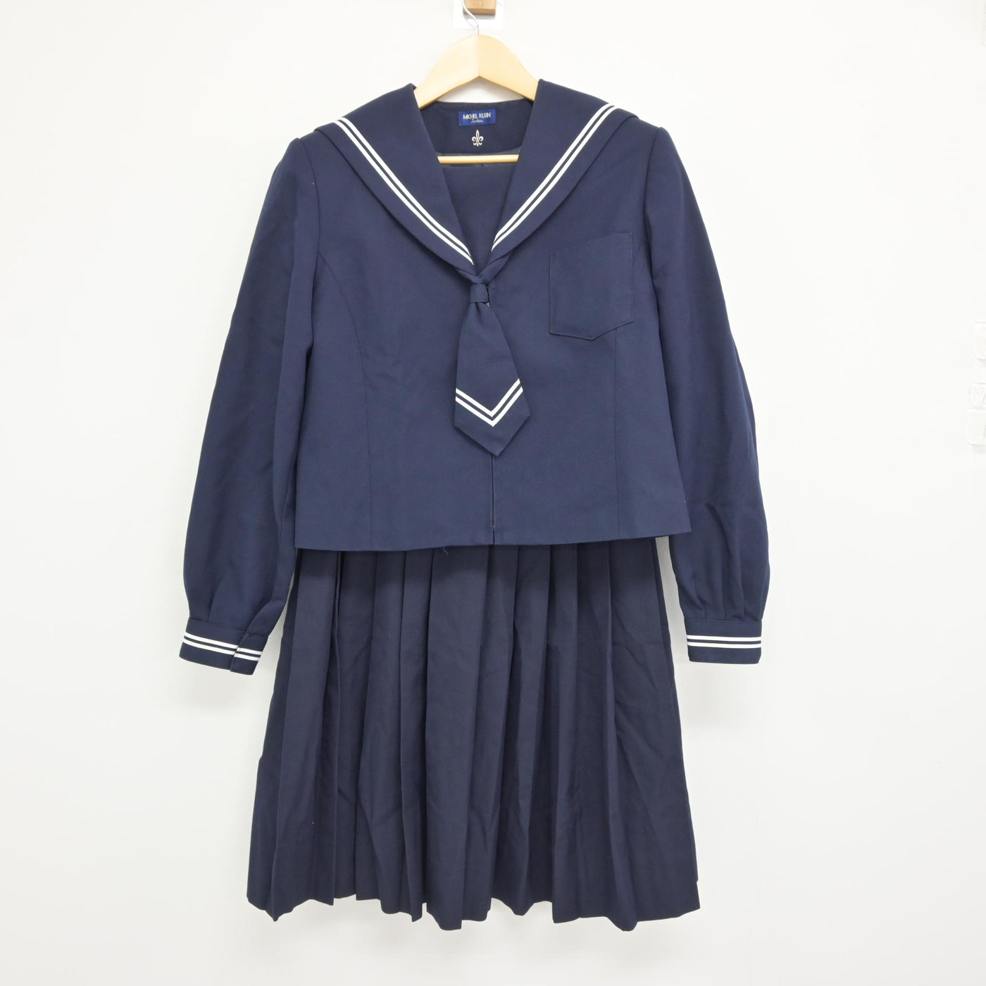【中古】静岡県 裾野市立東中学校 女子制服 3点 (セーラー服・スカート) sf115760
